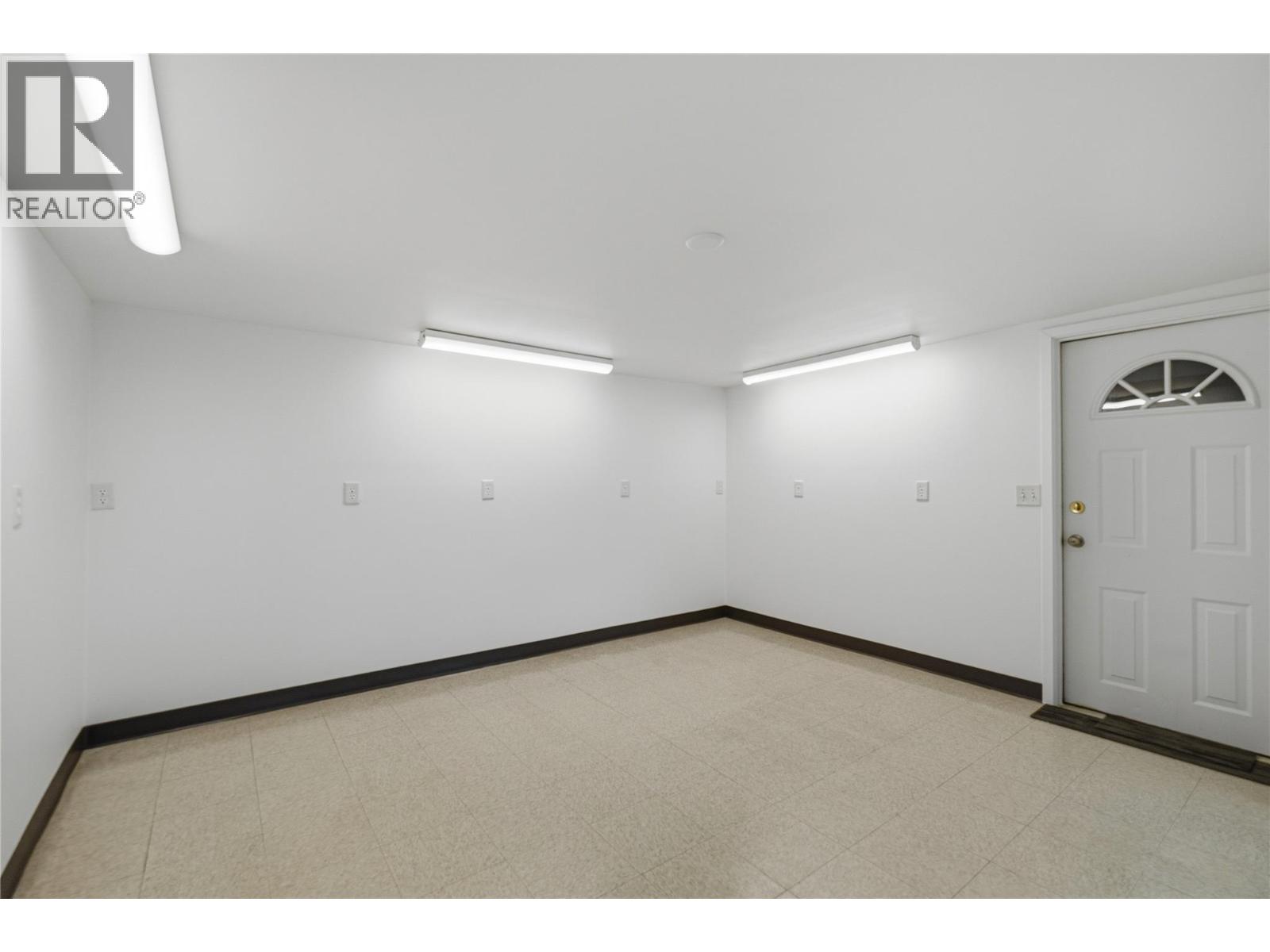 215 Froelich Road, Kelowna, British Columbia  V1X 3M6 - Photo 14 - 10378140