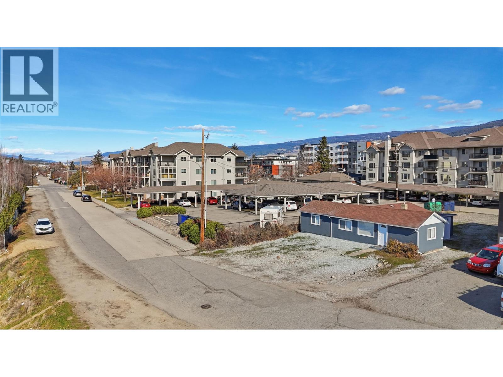 215 Froelich Road, Kelowna, British Columbia  V1X 3M6 - Photo 4 - 10378140