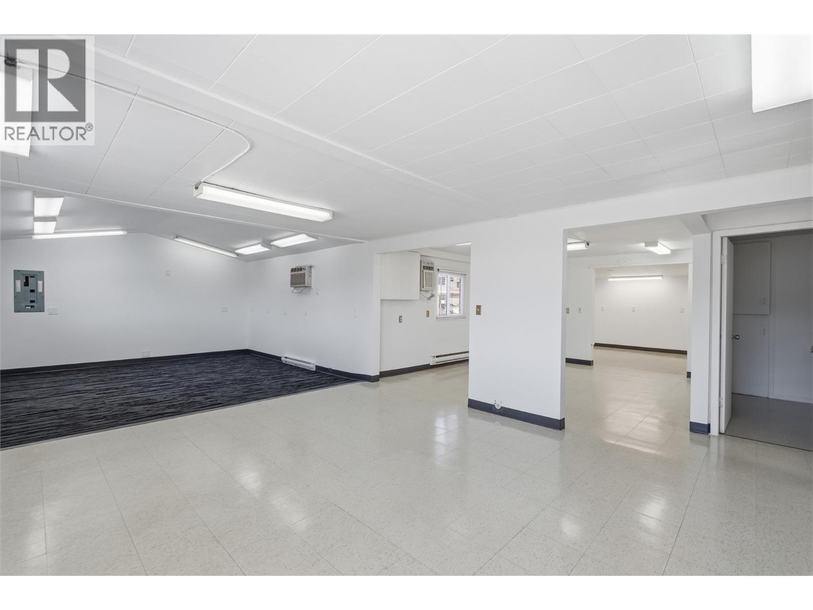 215 Froelich Road, Kelowna, British Columbia  V1X 3M6 - Photo 9 - 10378140