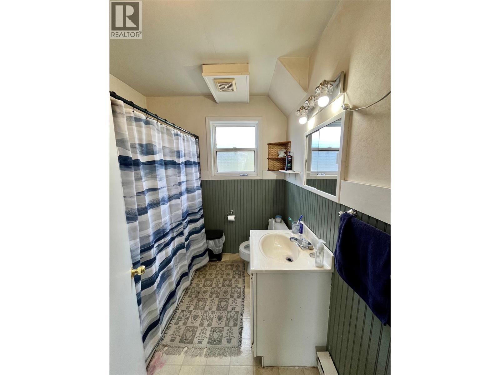 302 6th Avenue Nw, Nakusp, British Columbia  V0G 1R0 - Photo 16 - 10378051