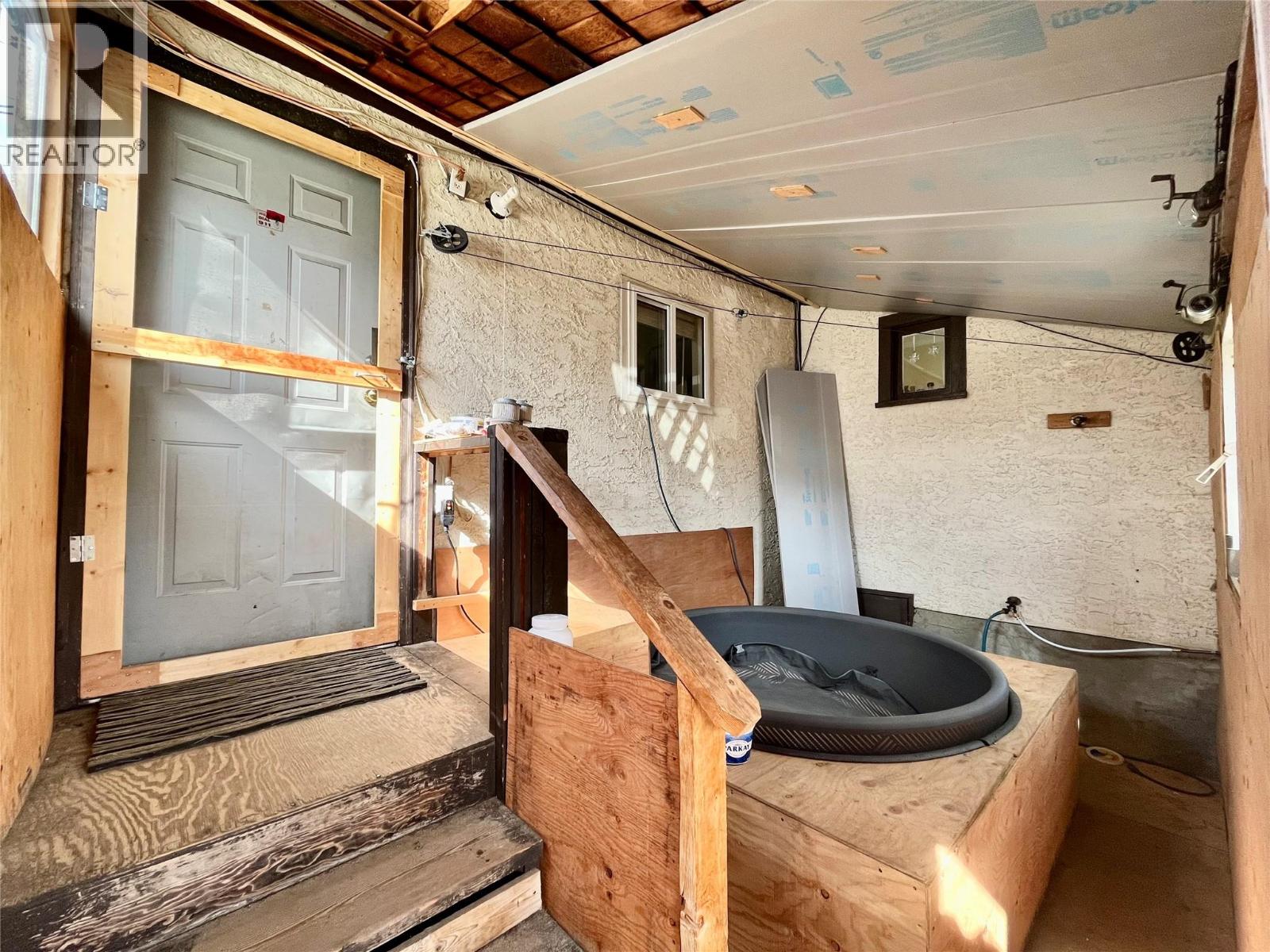 302 6th Avenue Nw, Nakusp, British Columbia  V0G 1R0 - Photo 19 - 10378051