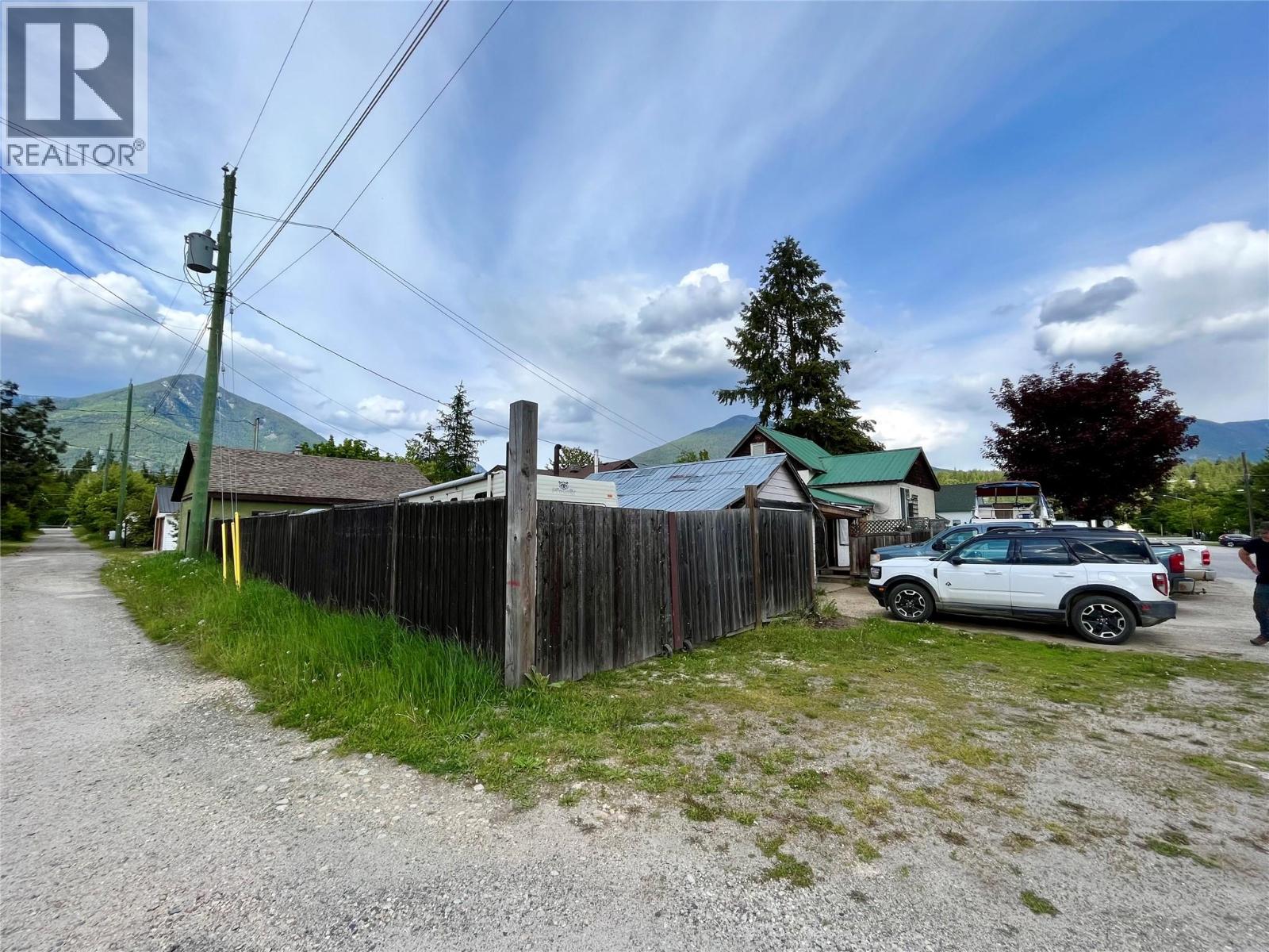 302 6th Avenue Nw, Nakusp, British Columbia  V0G 1R0 - Photo 23 - 10378051