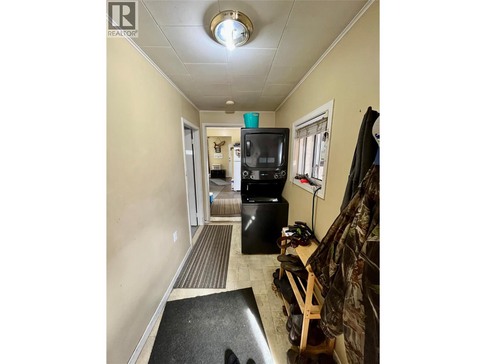 302 6th Avenue Nw, Nakusp, British Columbia  V0G 1R0 - Photo 8 - 10378051