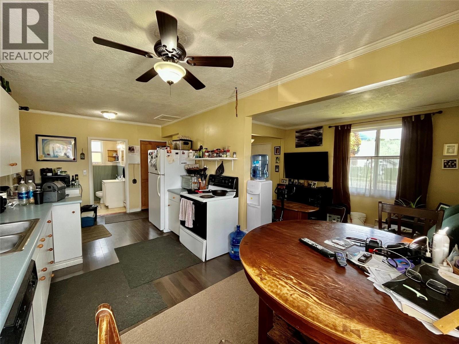 302 6th Avenue Nw, Nakusp, British Columbia  V0G 1R0 - Photo 9 - 10378051