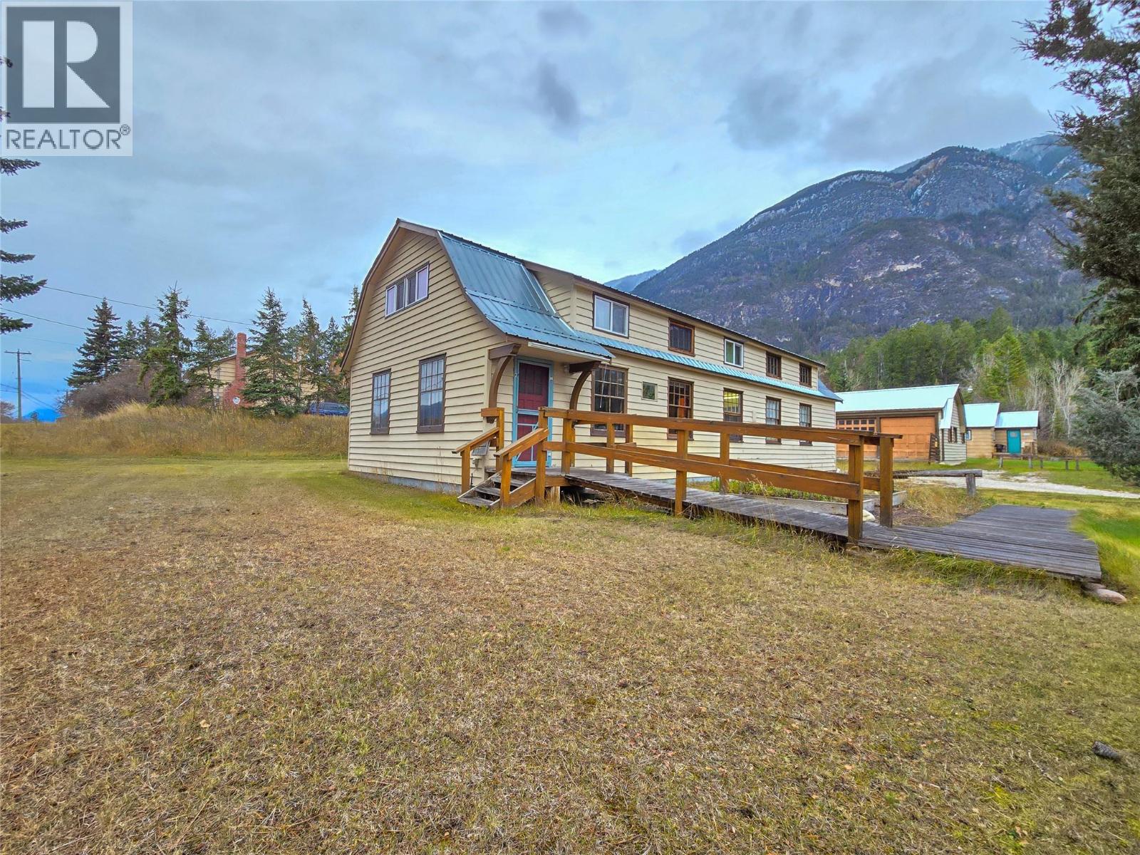 970 95 Highway, Spillimacheen, British Columbia  V0A 1P0 - Photo 33 - 10377892