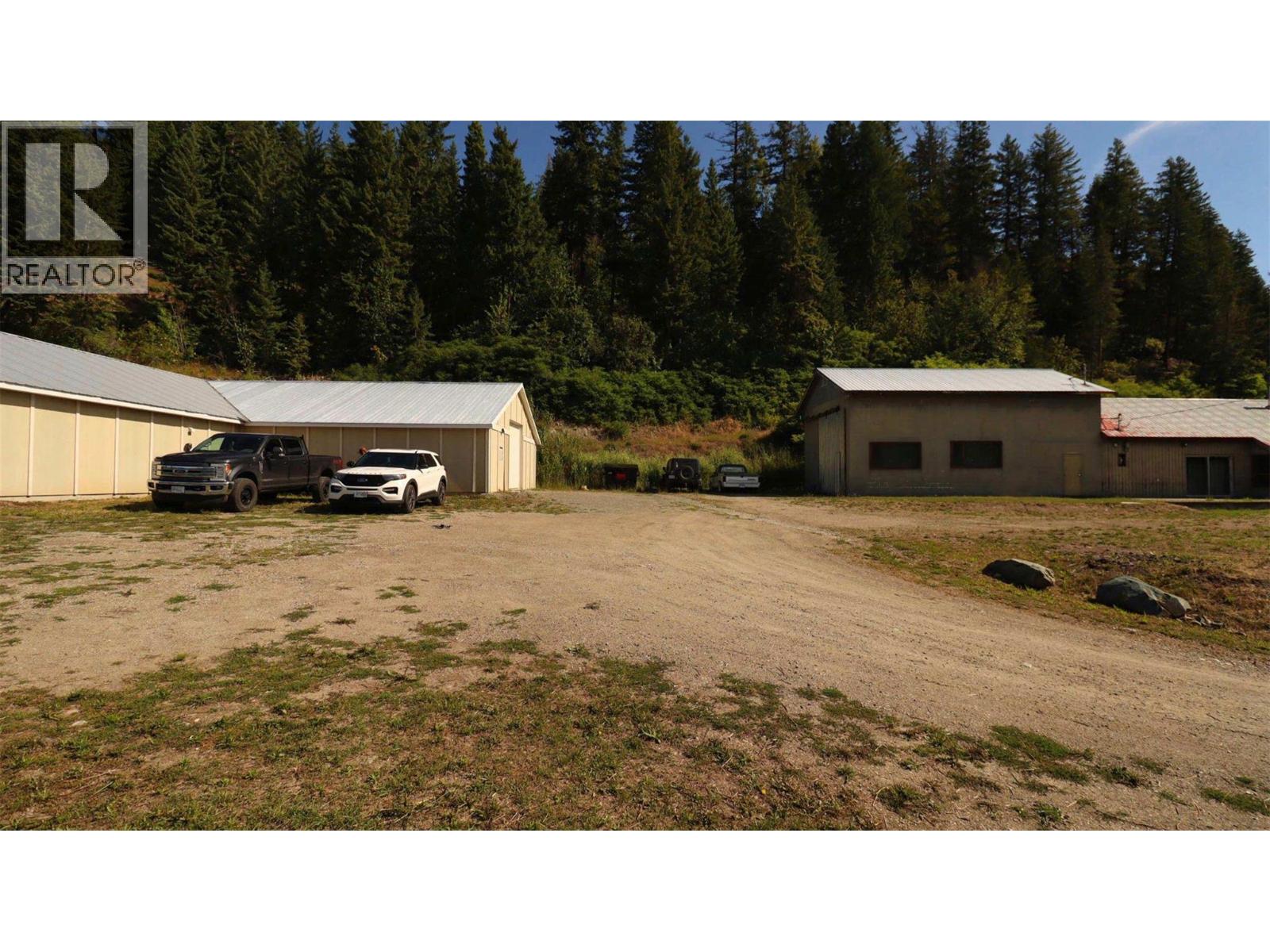 5795 Squilax-Anglemont Road, Celista, British Columbia  V0E 1M6 - Photo 10 - 10378164