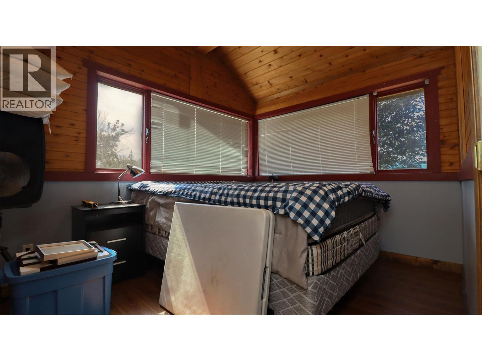 5795 Squilax-Anglemont Road, Celista, British Columbia  V0E 1M6 - Photo 23 - 10378164