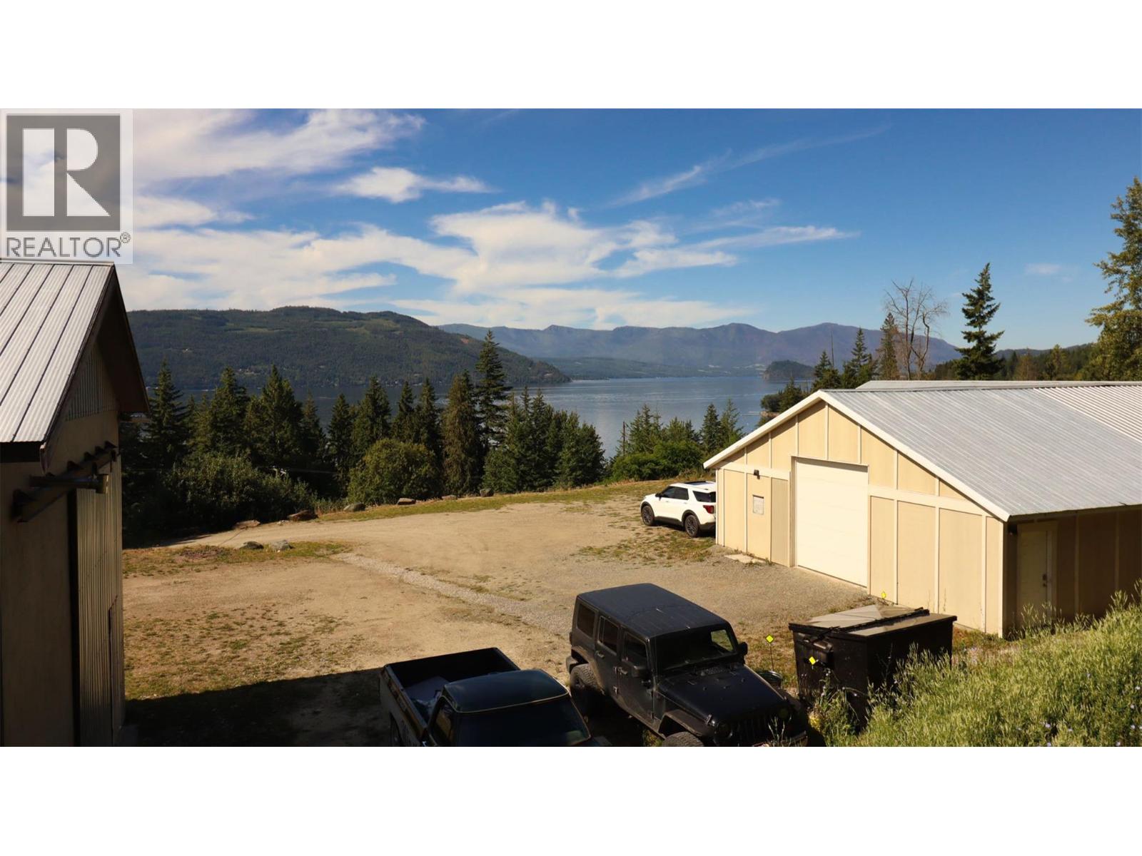 5795 Squilax-Anglemont Road, Celista, British Columbia  V0E 1M6 - Photo 32 - 10378164