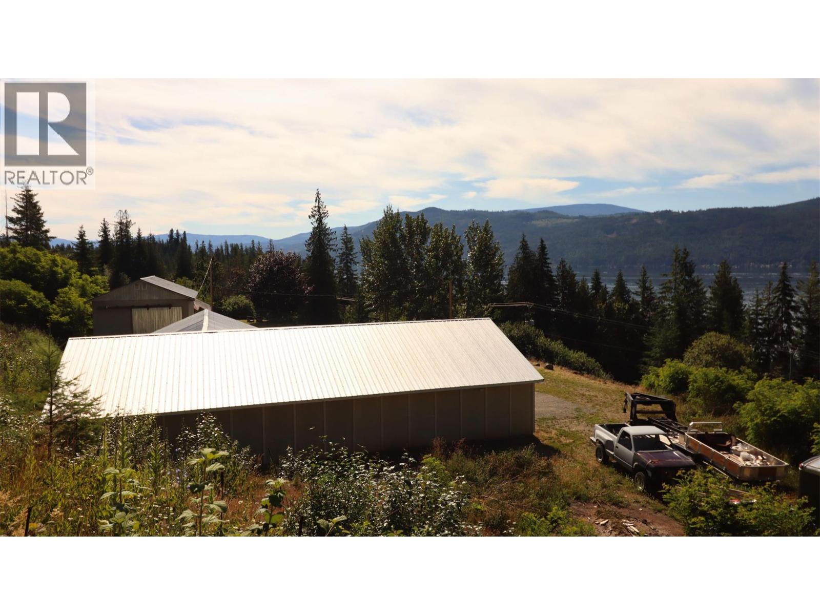 5795 Squilax-Anglemont Road, Celista, British Columbia  V0E 1M6 - Photo 34 - 10378164