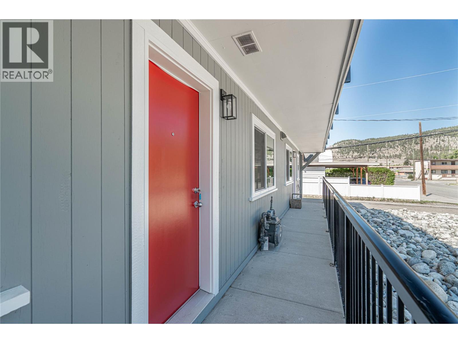 2138 Merritt Avenue, Merritt, British Columbia  V1K 1B8 - Photo 3 - 10377981