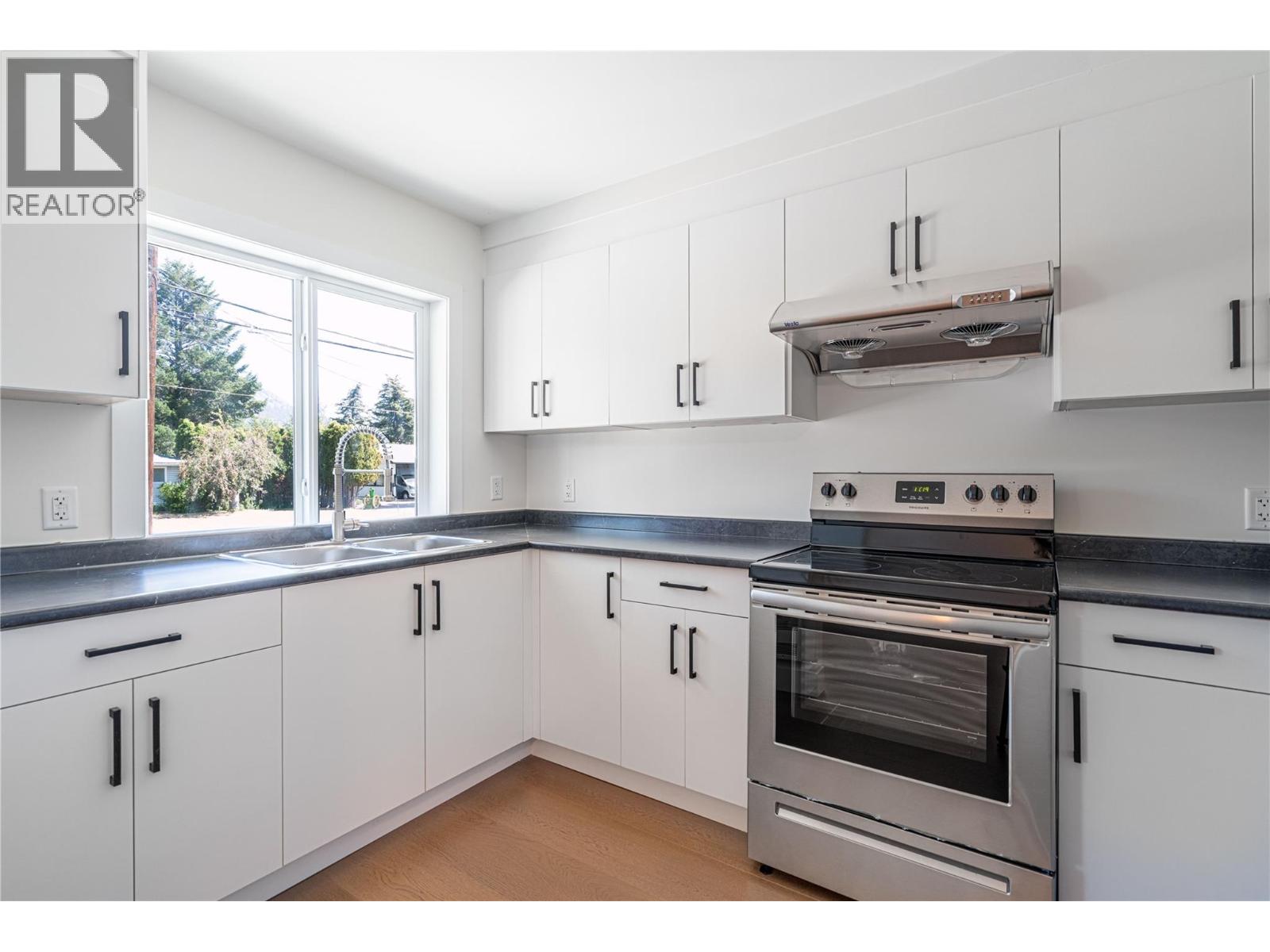 2138 Merritt Avenue, Merritt, British Columbia  V1K 1B8 - Photo 5 - 10377981