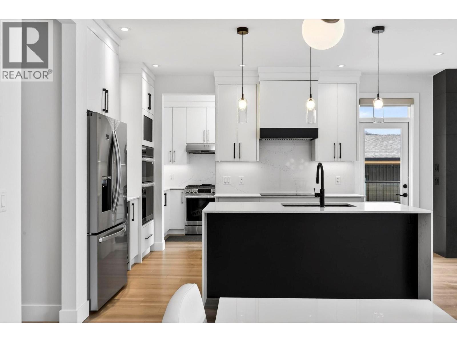 10-1960 Northern Flicker Court, Kelowna, British Columbia  V1V 0G3 - Photo 3 - 10376295