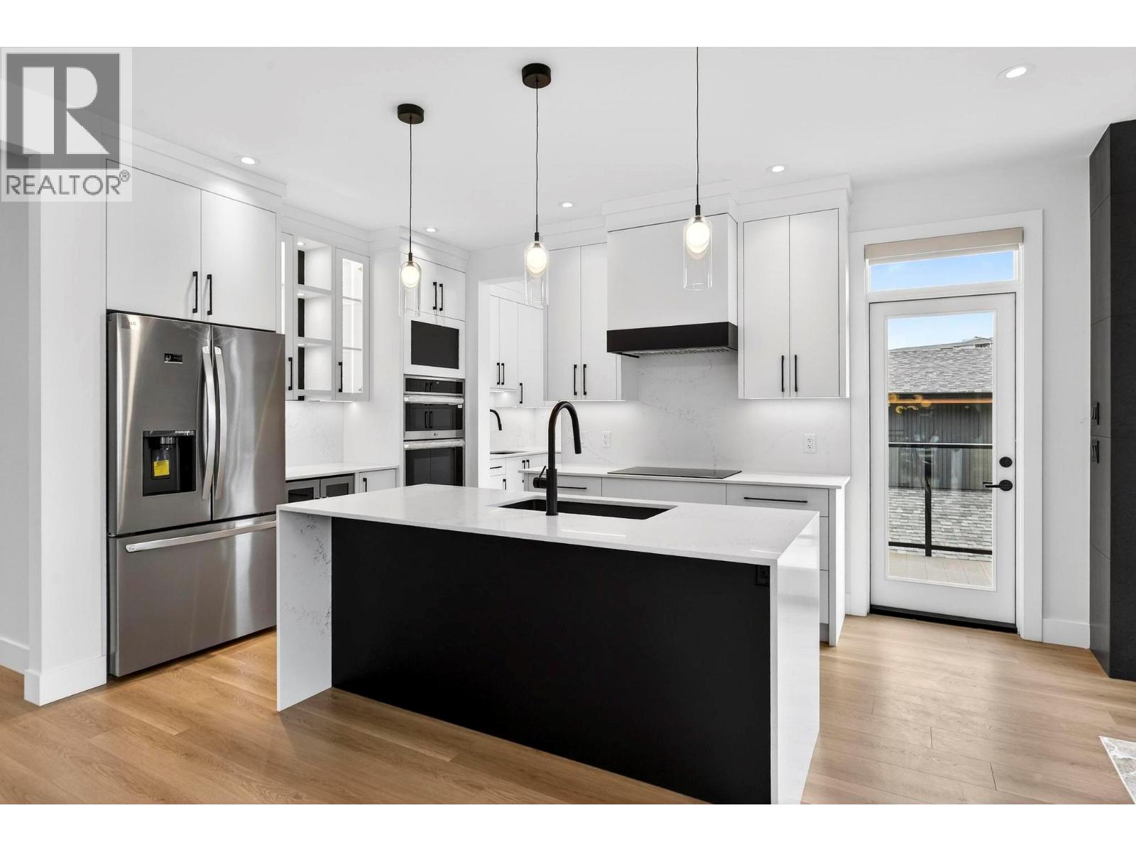 10-1960 Northern Flicker Court, Kelowna, British Columbia  V1V 0G3 - Photo 4 - 10376295