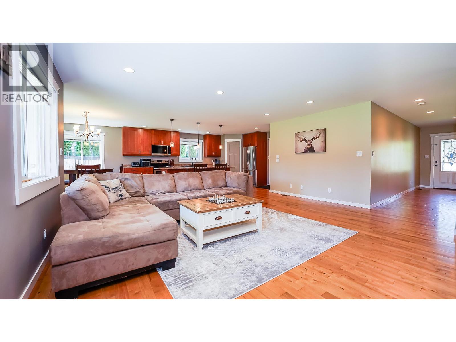 810 11 Street Se, Salmon Arm, British Columbia  V1E 1R3 - Photo 3 - 10378102