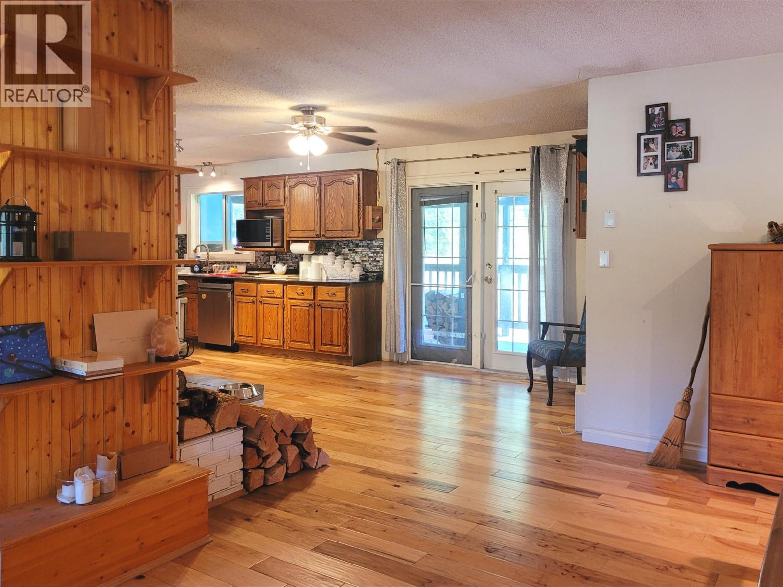 1433 Davy Road, Clearwater, British Columbia  V0E 1N1 - Photo 12 - 10377939