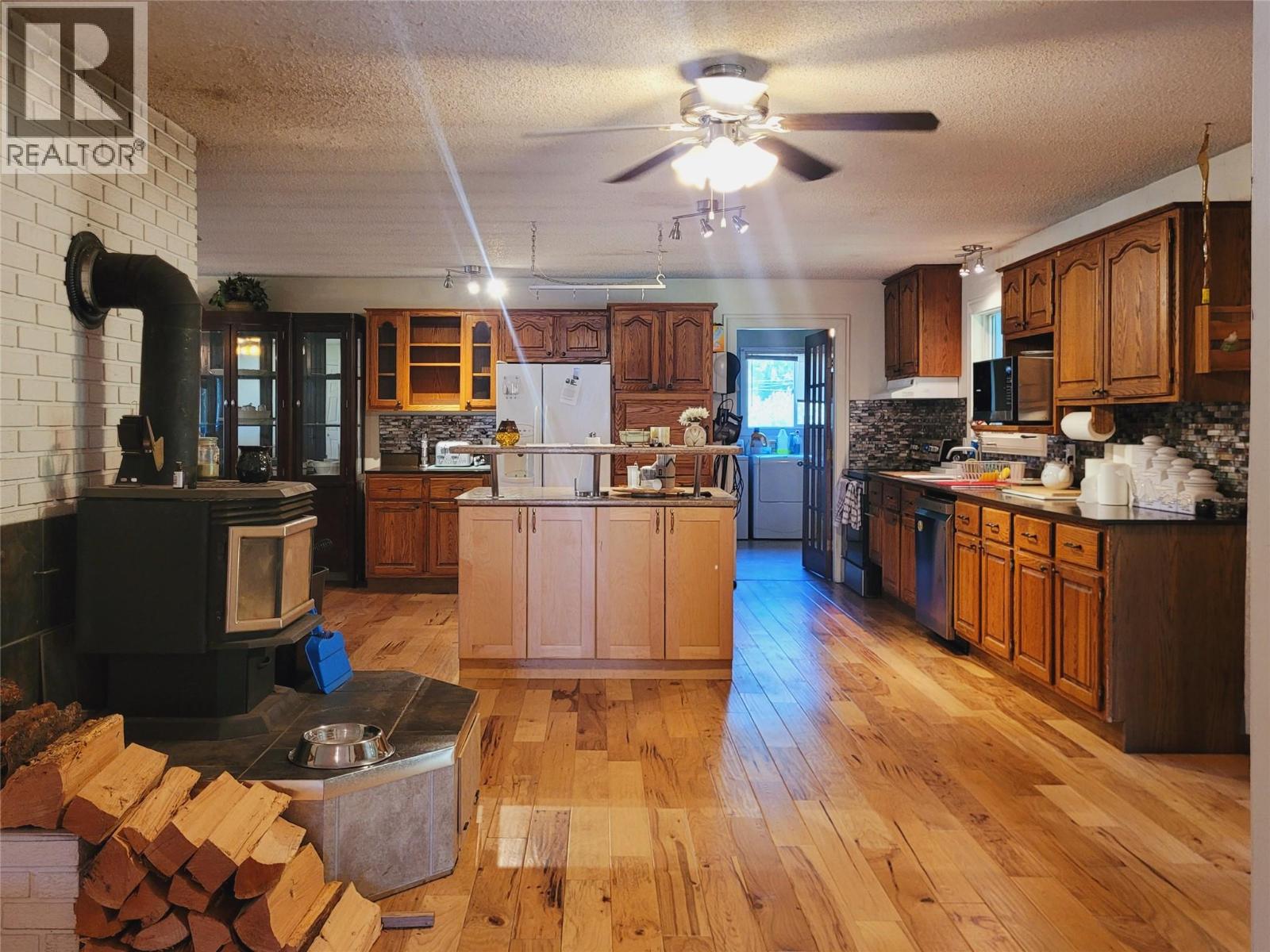 1433 Davy Road, Clearwater, British Columbia  V0E 1N1 - Photo 16 - 10377939