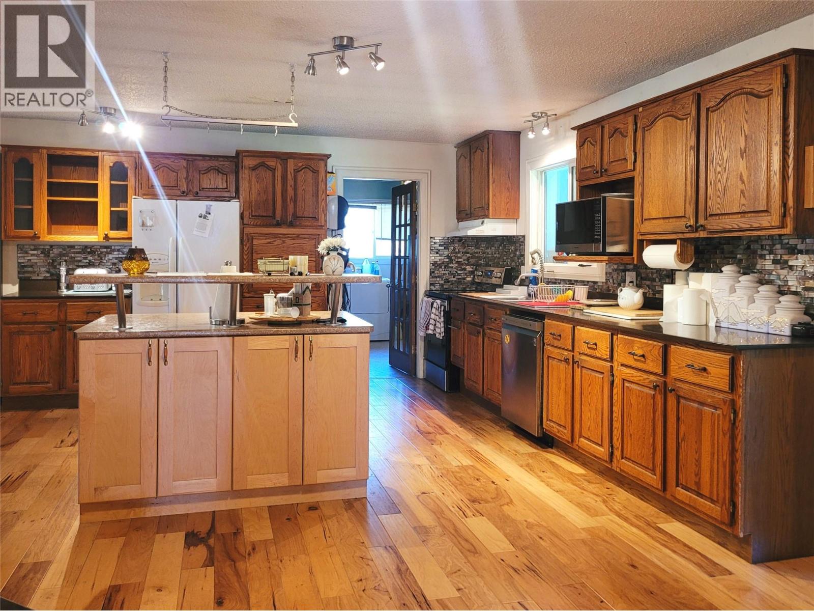 1433 Davy Road, Clearwater, British Columbia  V0E 1N1 - Photo 4 - 10377939