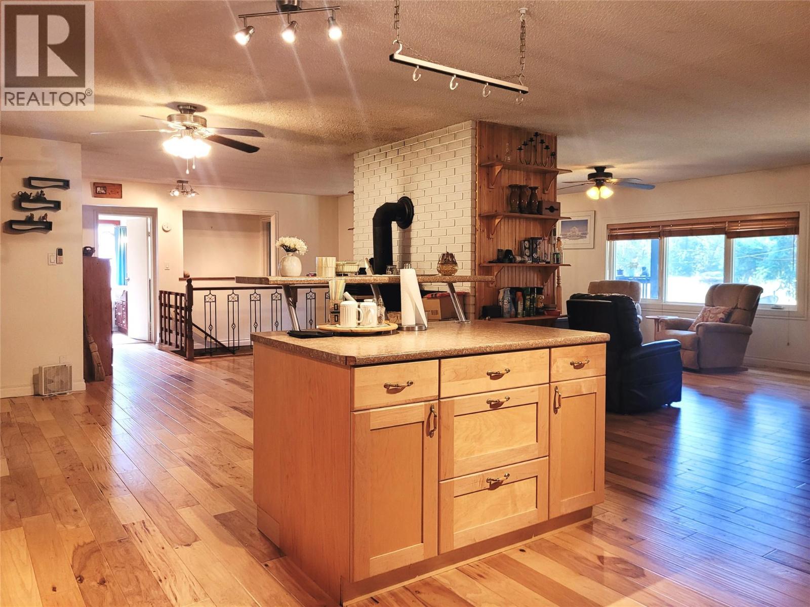 1433 Davy Road, Clearwater, British Columbia  V0E 1N1 - Photo 6 - 10377939