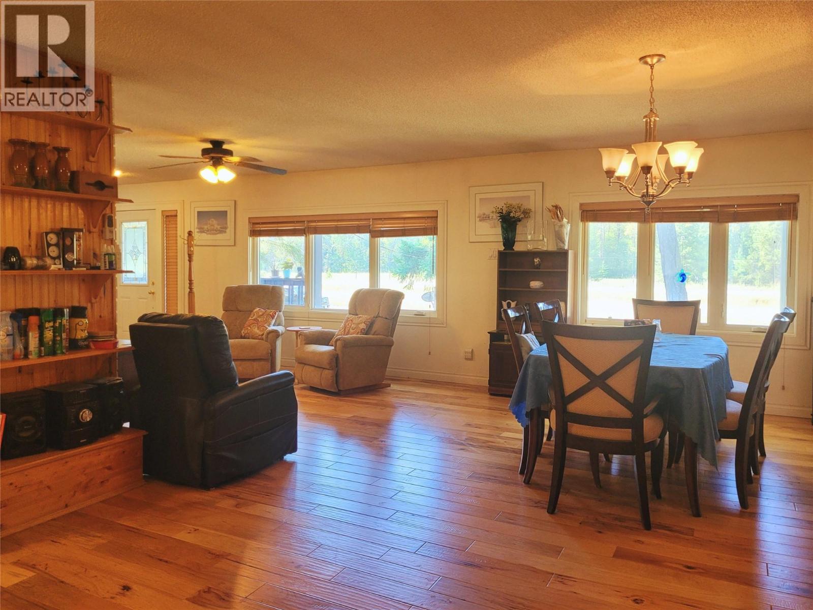 1433 Davy Road, Clearwater, British Columbia  V0E 1N1 - Photo 7 - 10377939