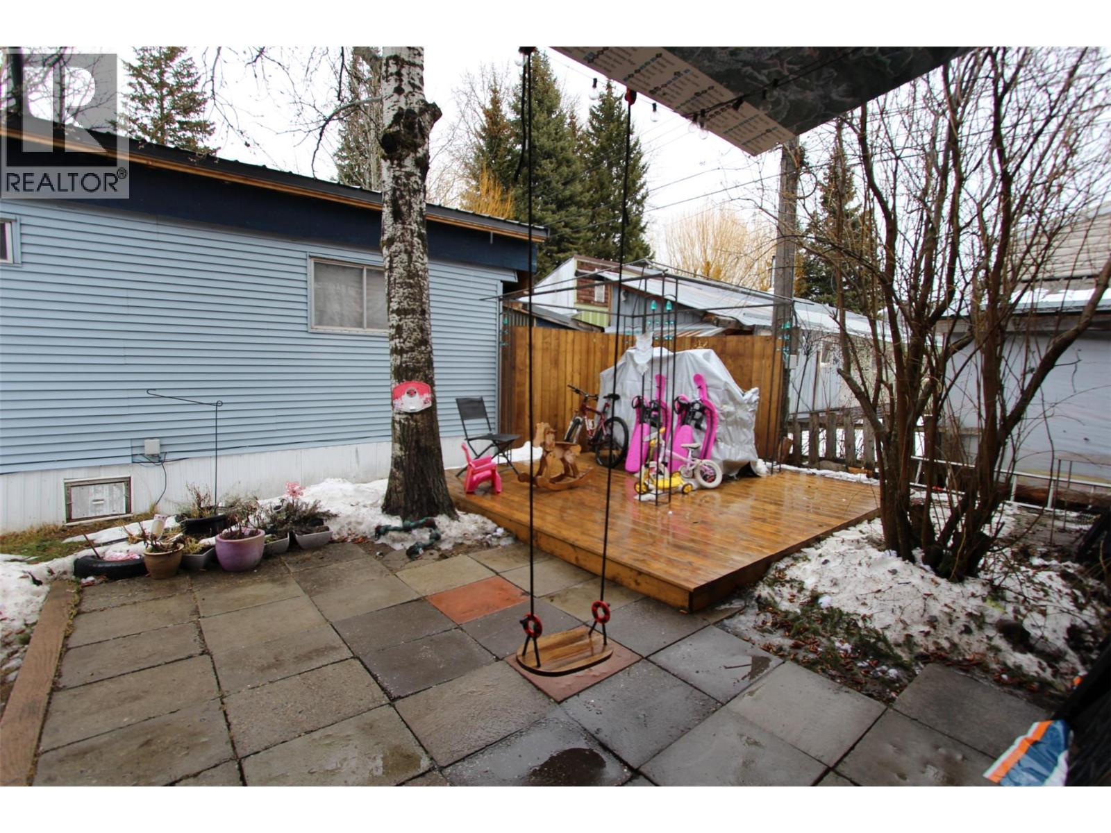 E15 60 Cokato Road, Fernie, British Columbia  V0B 1M4 - Photo 3 - 10377941