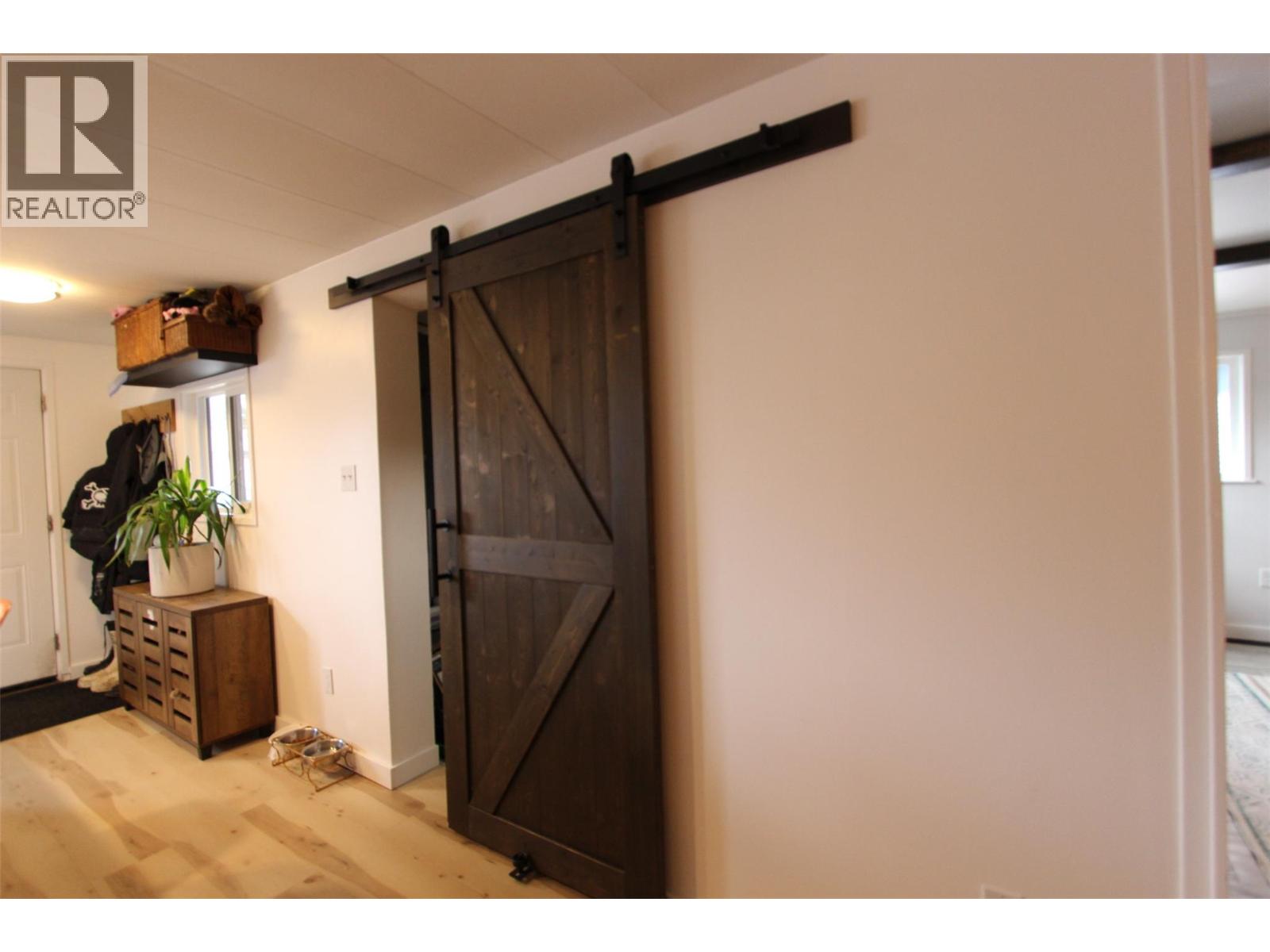 E15 60 Cokato Road, Fernie, British Columbia  V0B 1M4 - Photo 6 - 10377941