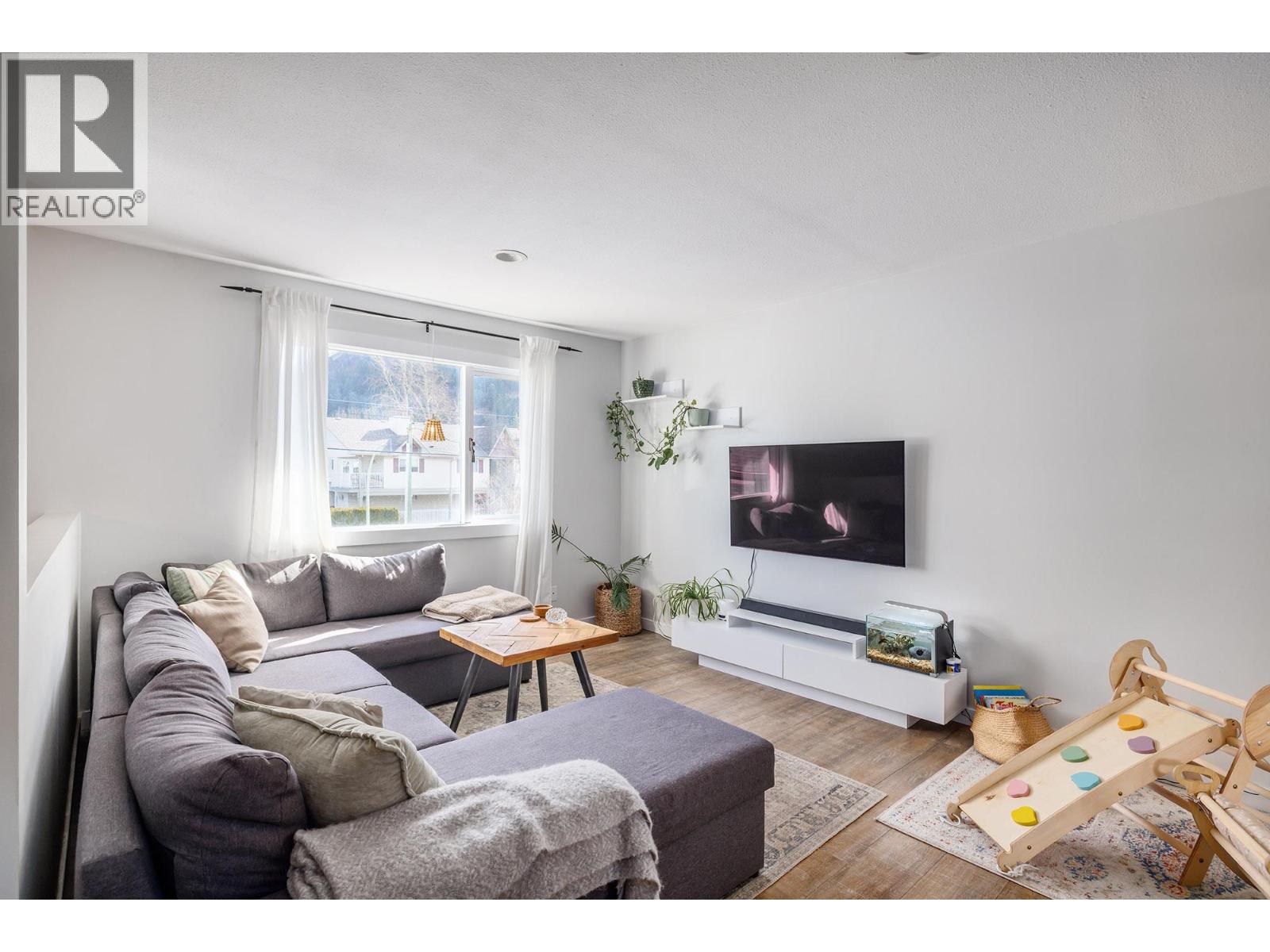 2728 Riffington Place, West Kelowna, British Columbia  V1Z 3L1 - Photo 1 - 10377474