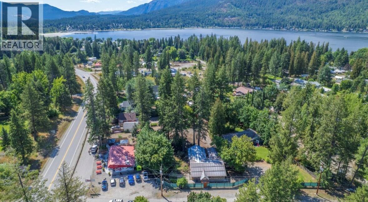 9&11 Kingsley Road, Christina Lake, British Columbia  V0H 1E0 - Photo 4 - 10378193