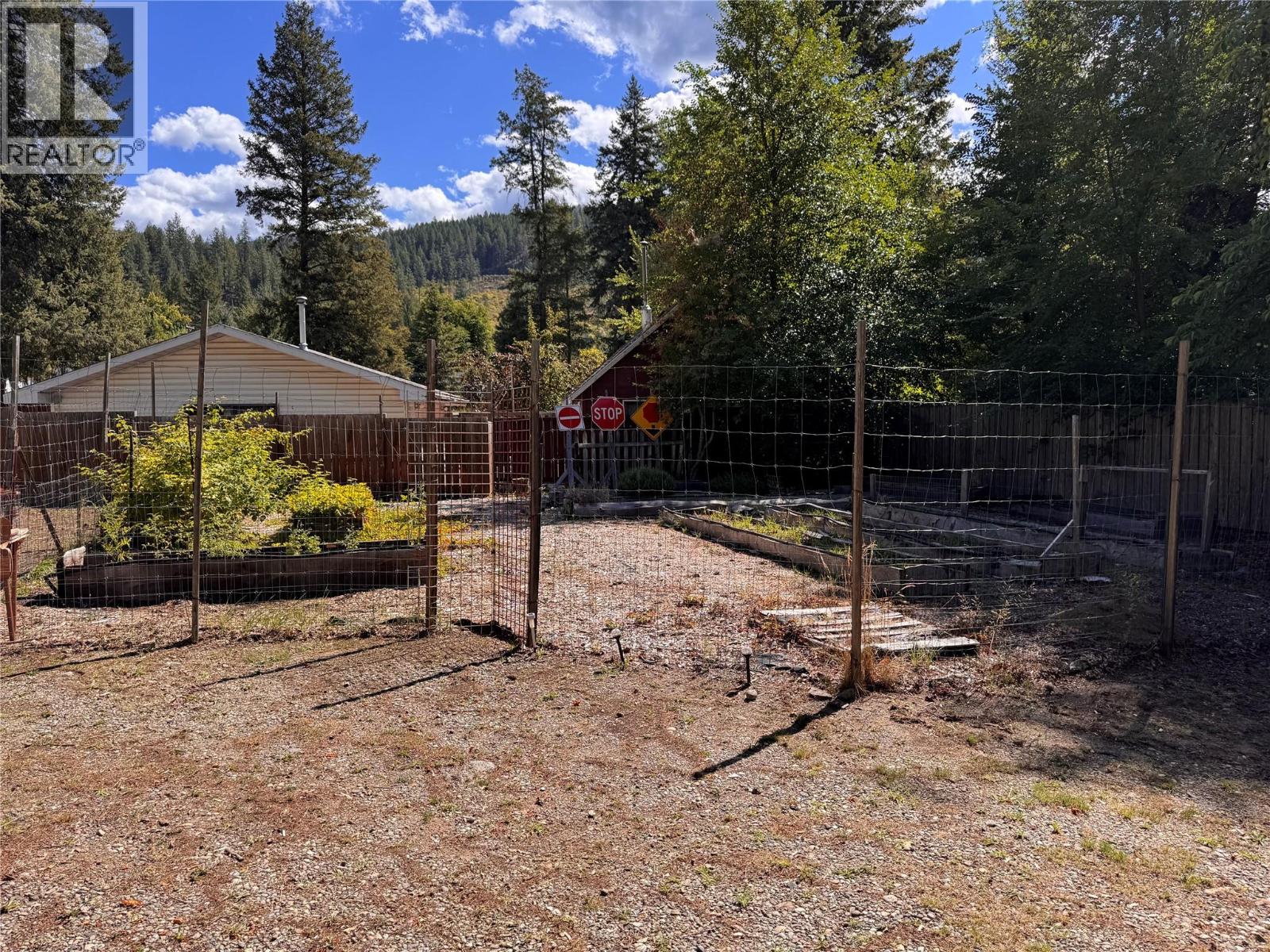 9&11 Kingsley Road, Christina Lake, British Columbia  V0H 1E0 - Photo 64 - 10378193