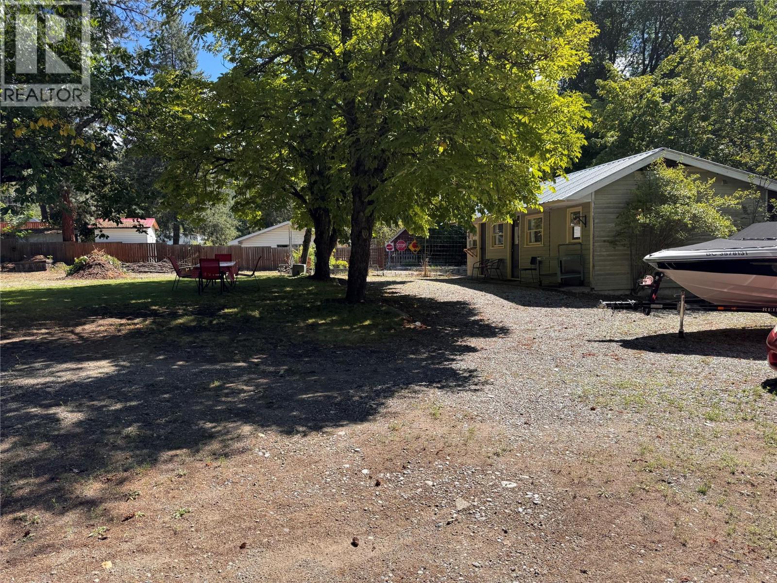 9&11 Kingsley Road, Christina Lake, British Columbia  V0H 1E0 - Photo 7 - 10378193