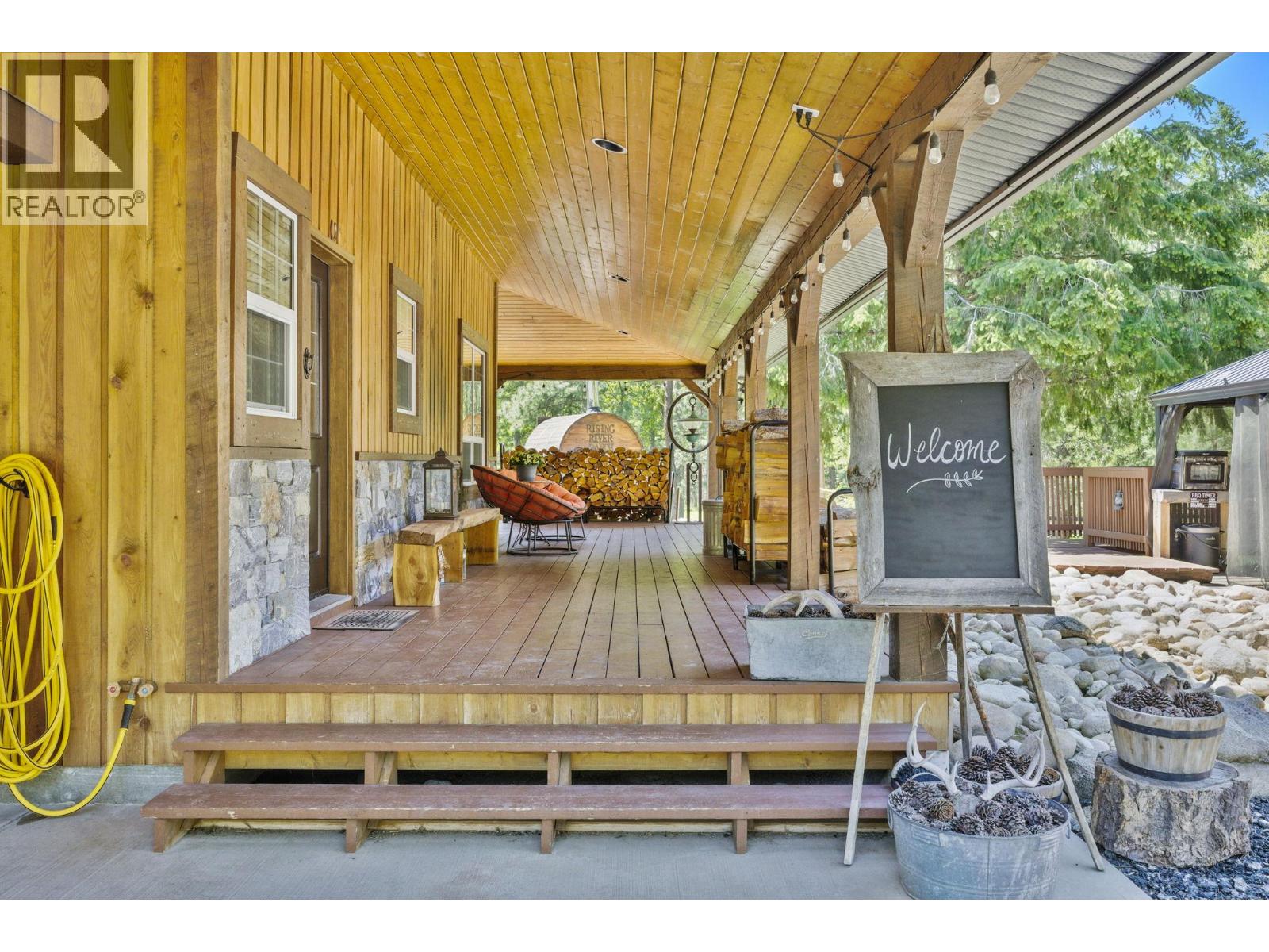 6241 33 Highway, Carmi, British Columbia  V0H 1A0 - Photo 12 - 10378137