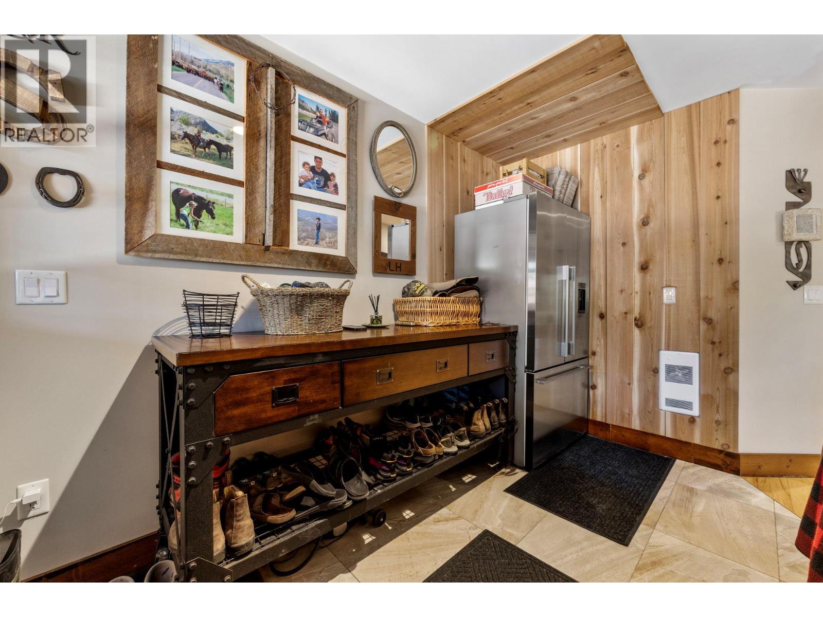 6241 33 Highway, Carmi, British Columbia  V0H 1A0 - Photo 14 - 10378137