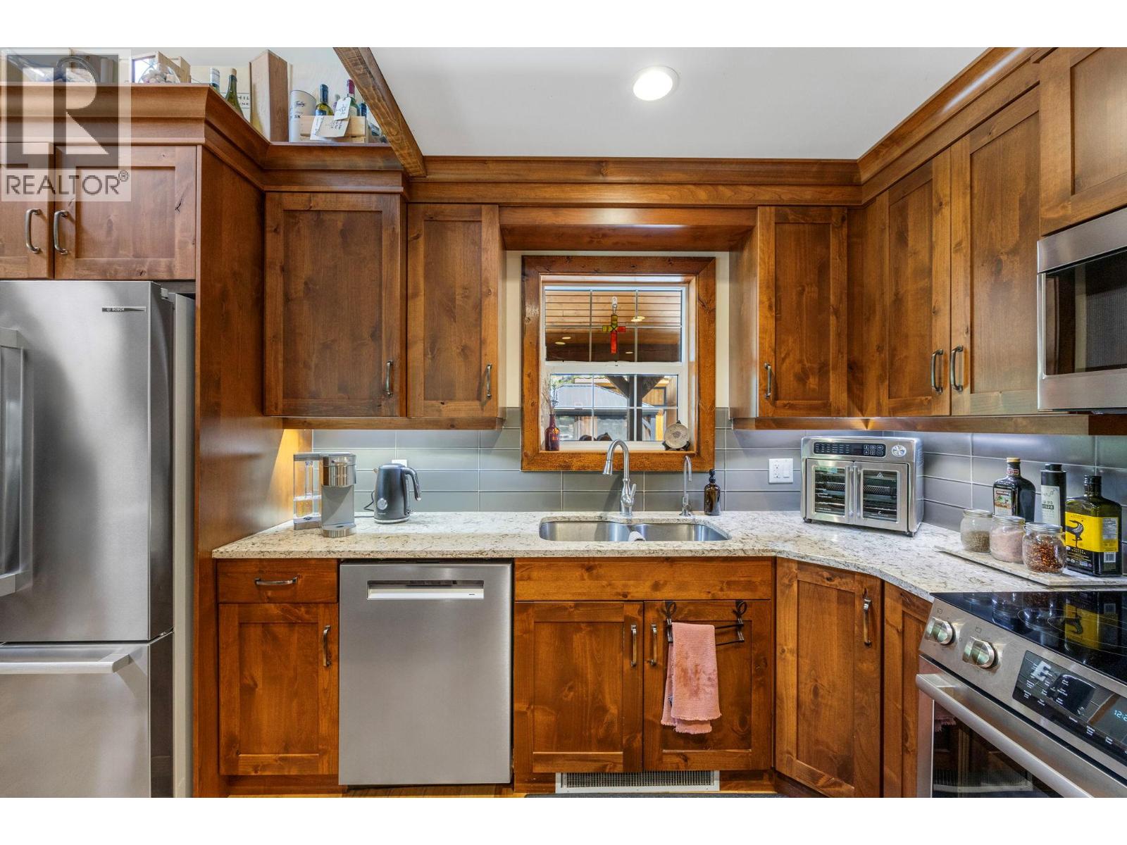 6241 33 Highway, Carmi, British Columbia  V0H 1A0 - Photo 17 - 10378137