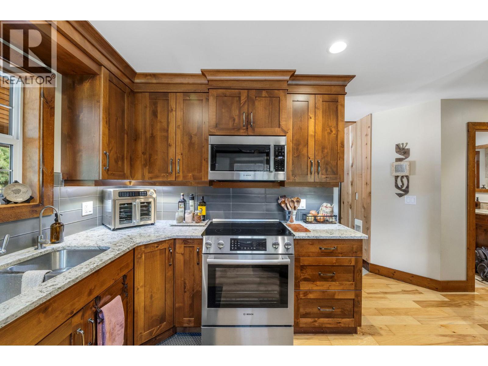 6241 33 Highway, Carmi, British Columbia  V0H 1A0 - Photo 18 - 10378137