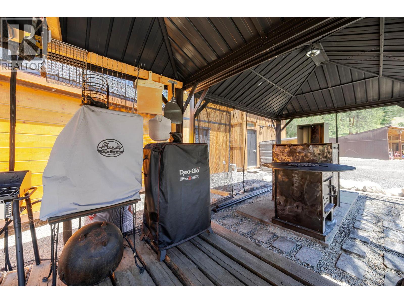 6241 33 Highway, Carmi, British Columbia  V0H 1A0 - Photo 58 - 10378137