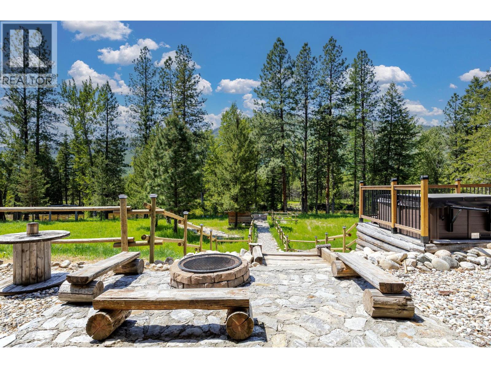 6241 33 Highway, Carmi, British Columbia  V0H 1A0 - Photo 60 - 10378137