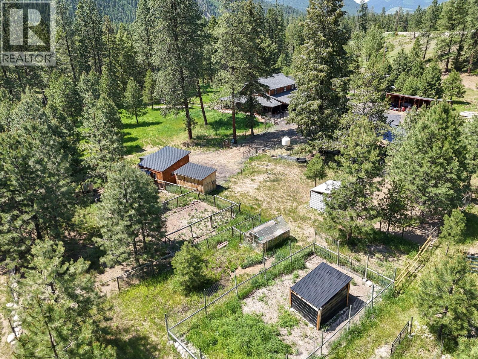 6241 33 Highway, Carmi, British Columbia  V0H 1A0 - Photo 84 - 10378137