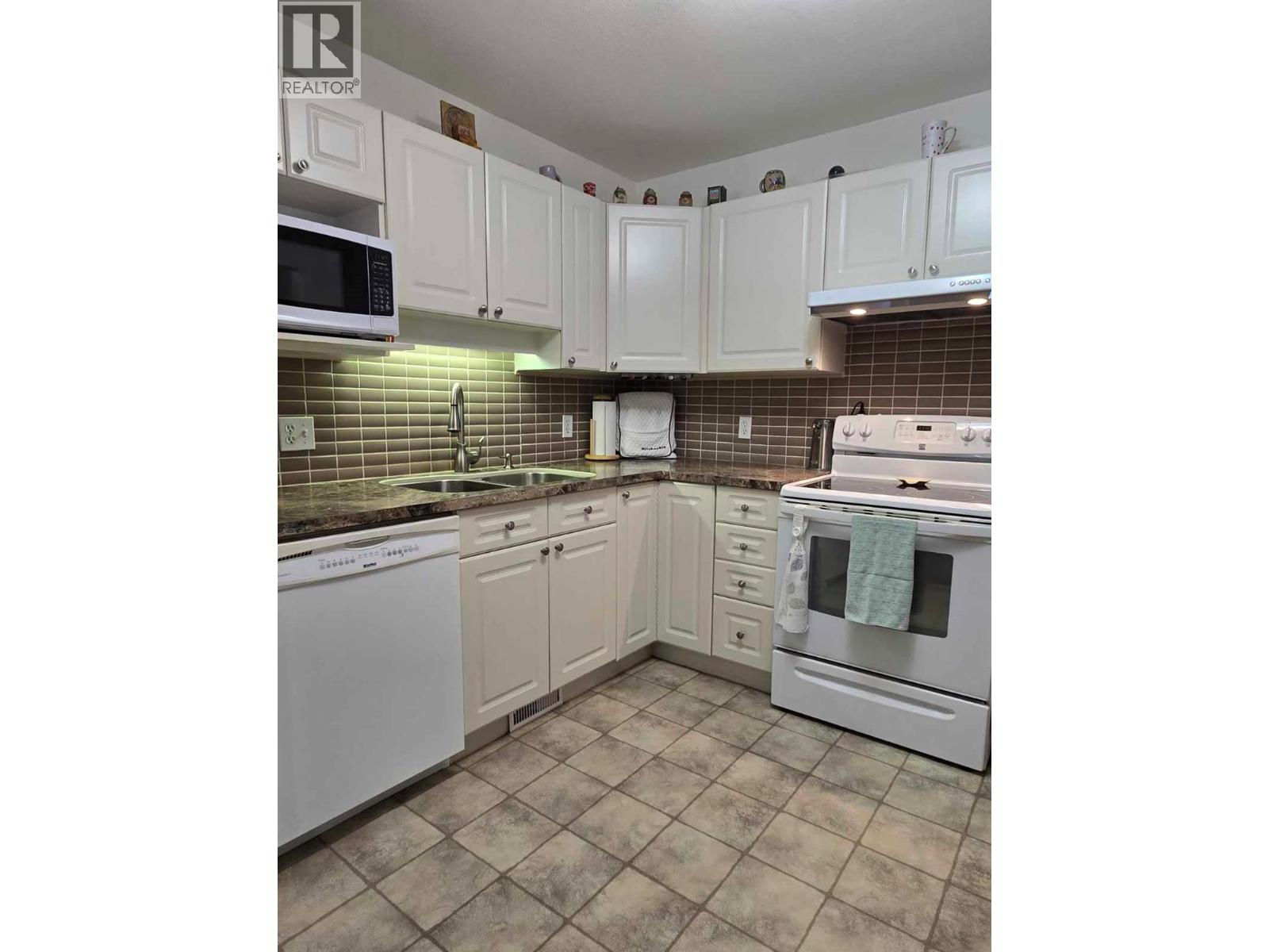 2951 11 Avenue Ne Unit# 16, Salmon Arm, British Columbia  V1E 1V8 - Photo 10 - 10378132