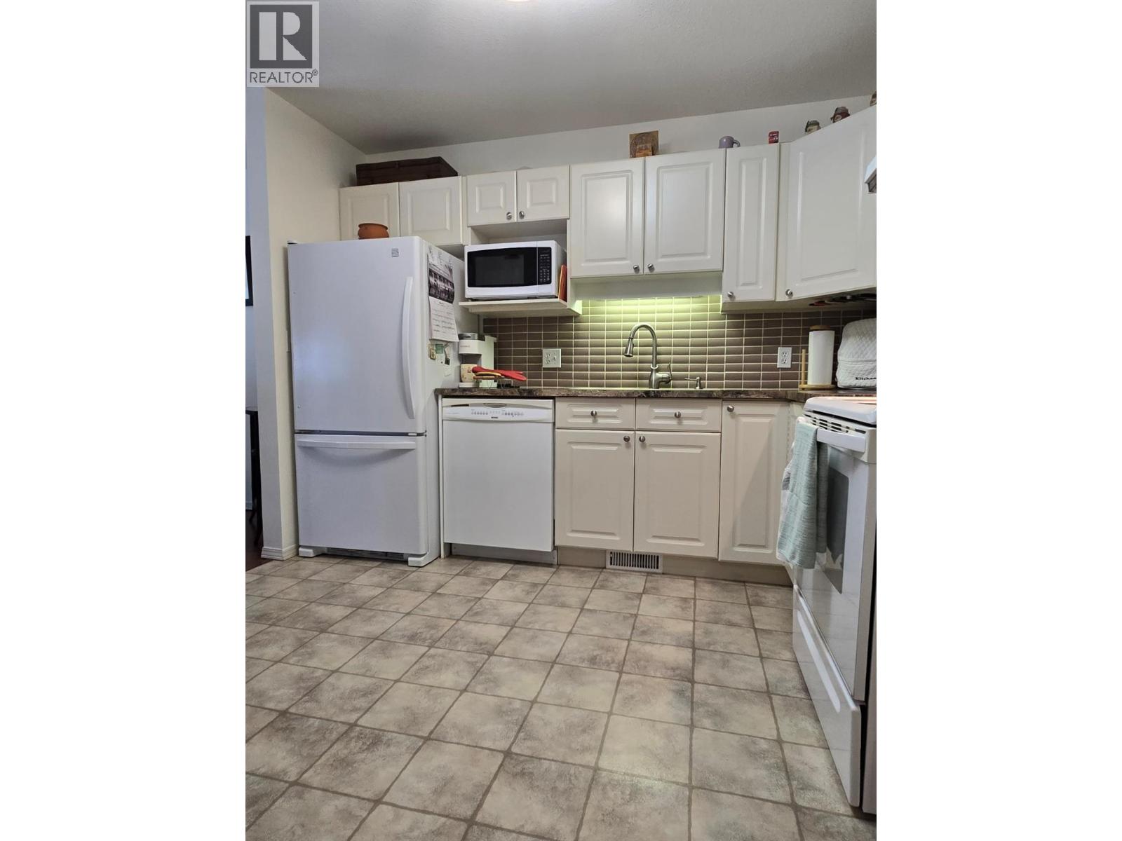 2951 11 Avenue Ne Unit# 16, Salmon Arm, British Columbia  V1E 1V8 - Photo 11 - 10378132