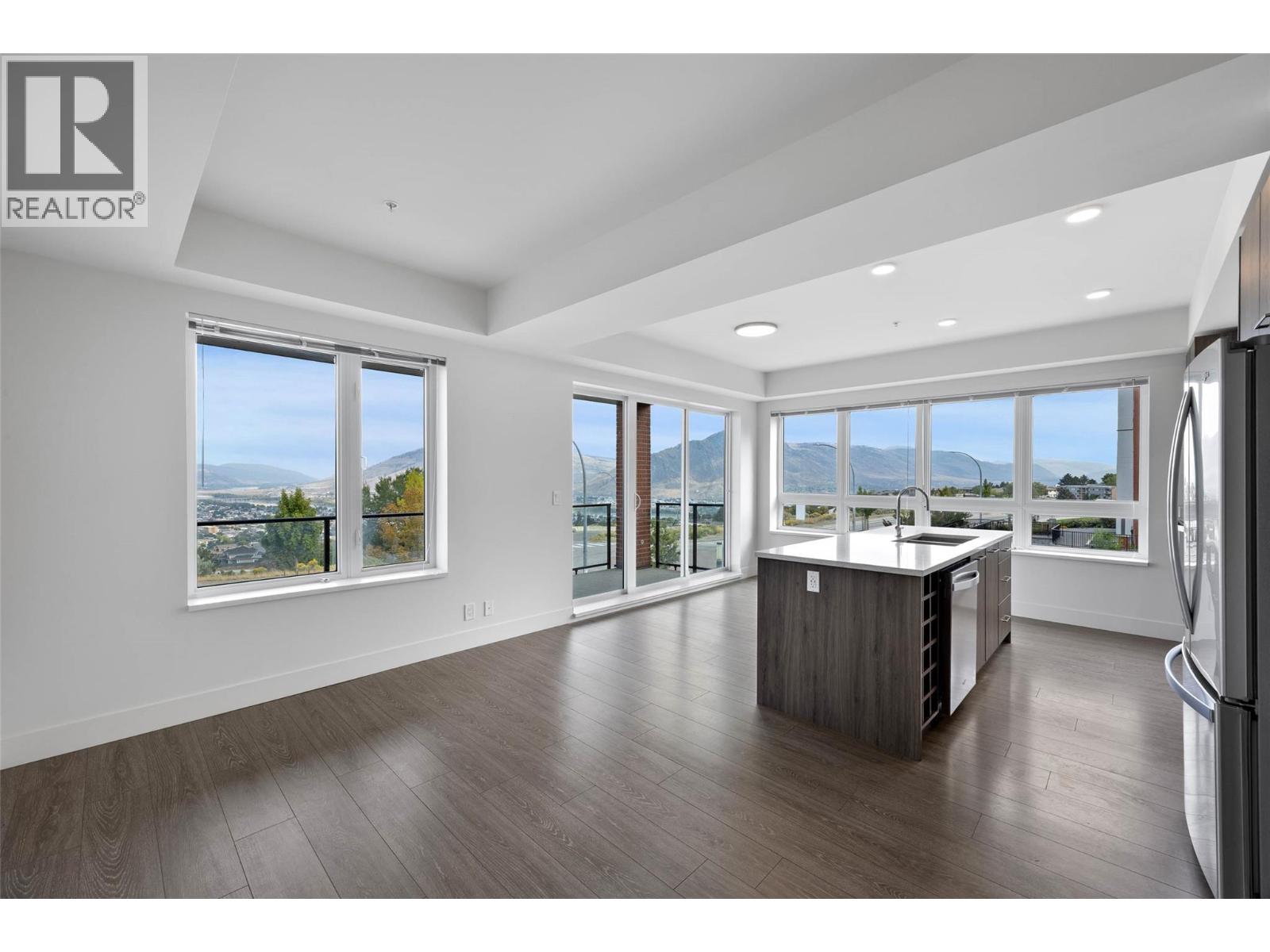 885 University Drive Unit# 201, Kamloops, British Columbia  V2C 5N3 - Photo 2 - 10377473