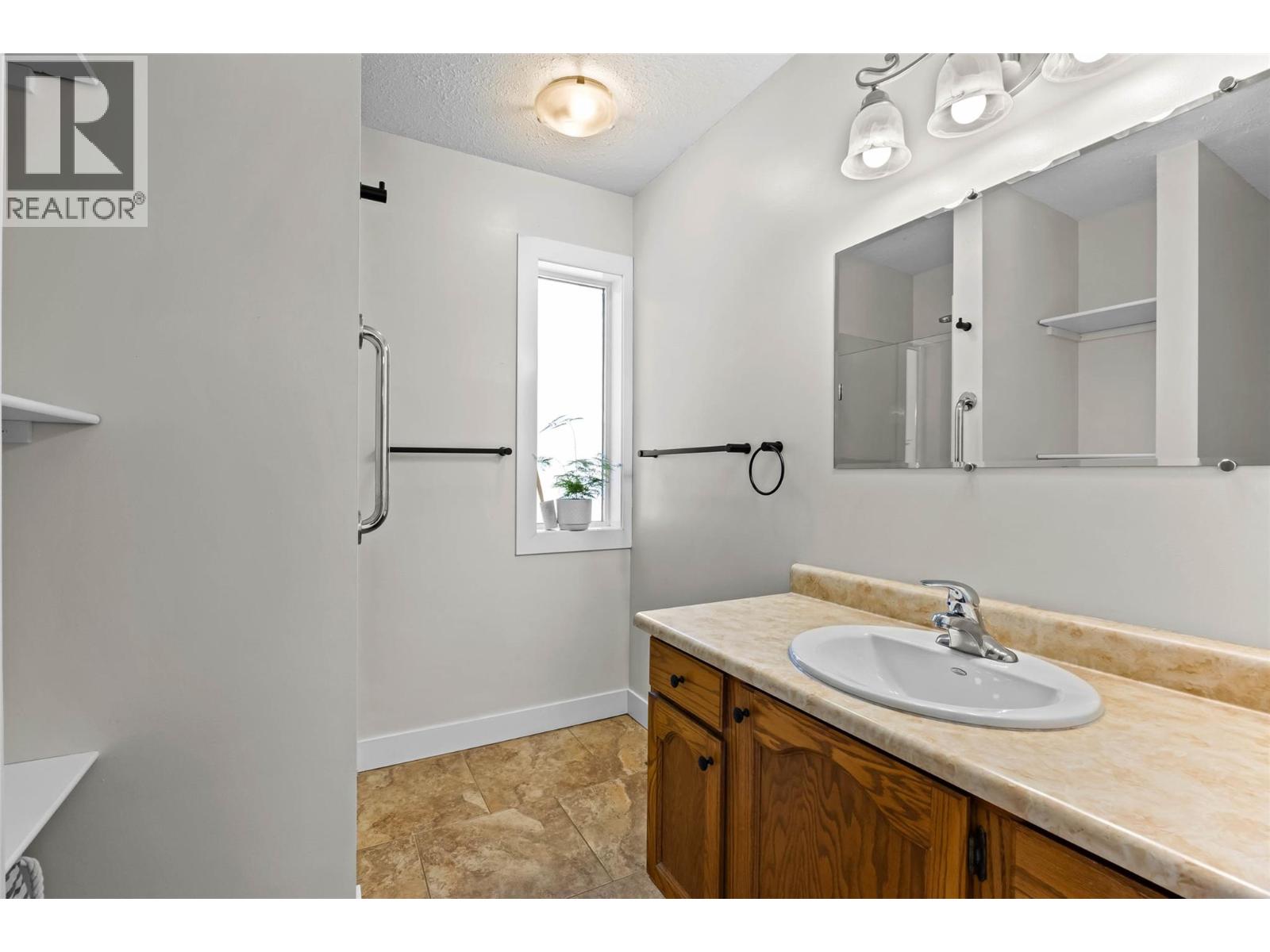 4061 Davie Road, Kamloops, British Columbia  V2H 1K8 - Photo 24 - 10378168