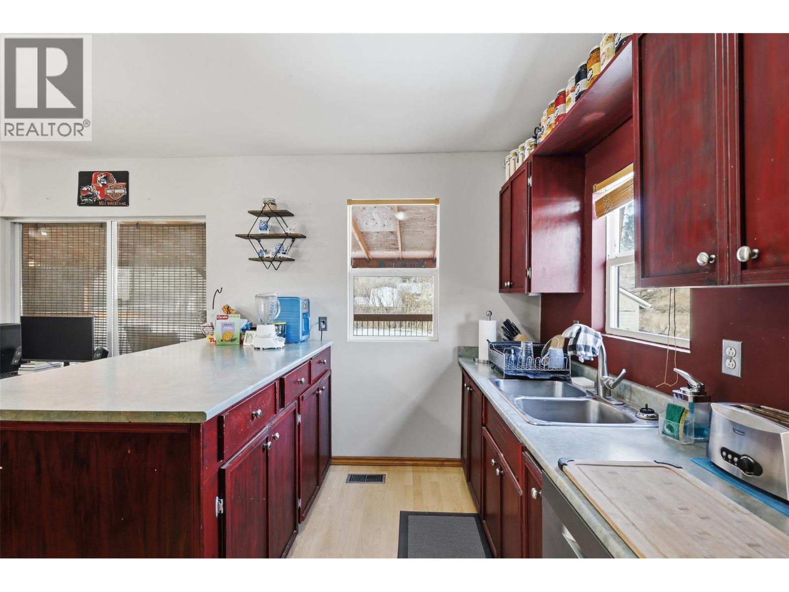 4885 Kamloops Vernon Highway, Westwold, British Columbia  V0E 3B1 - Photo 8 - 10378116