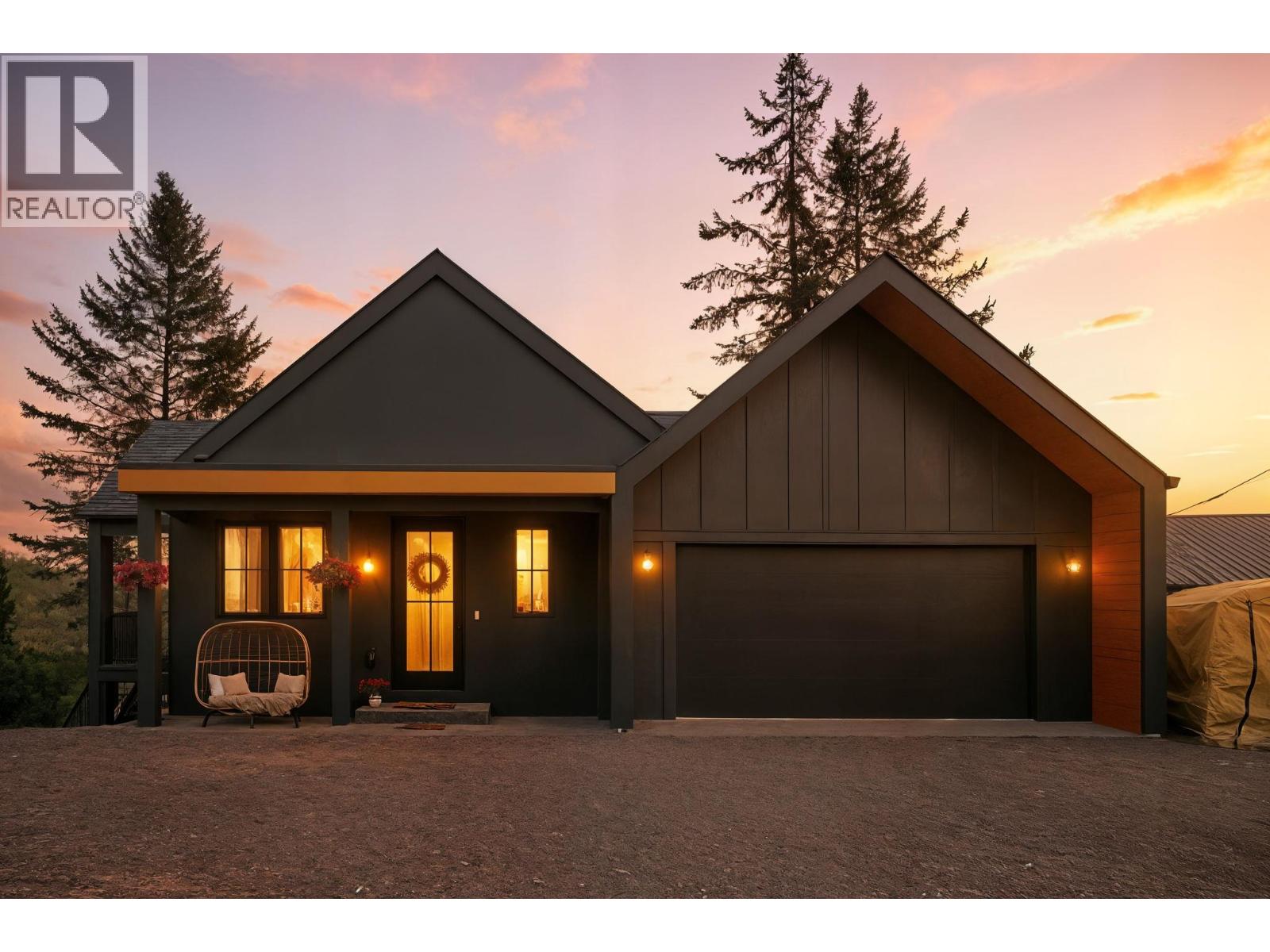 10 Valley Drive, Vernon, British Columbia  V1H 2B4 - Photo 1 - 10377414