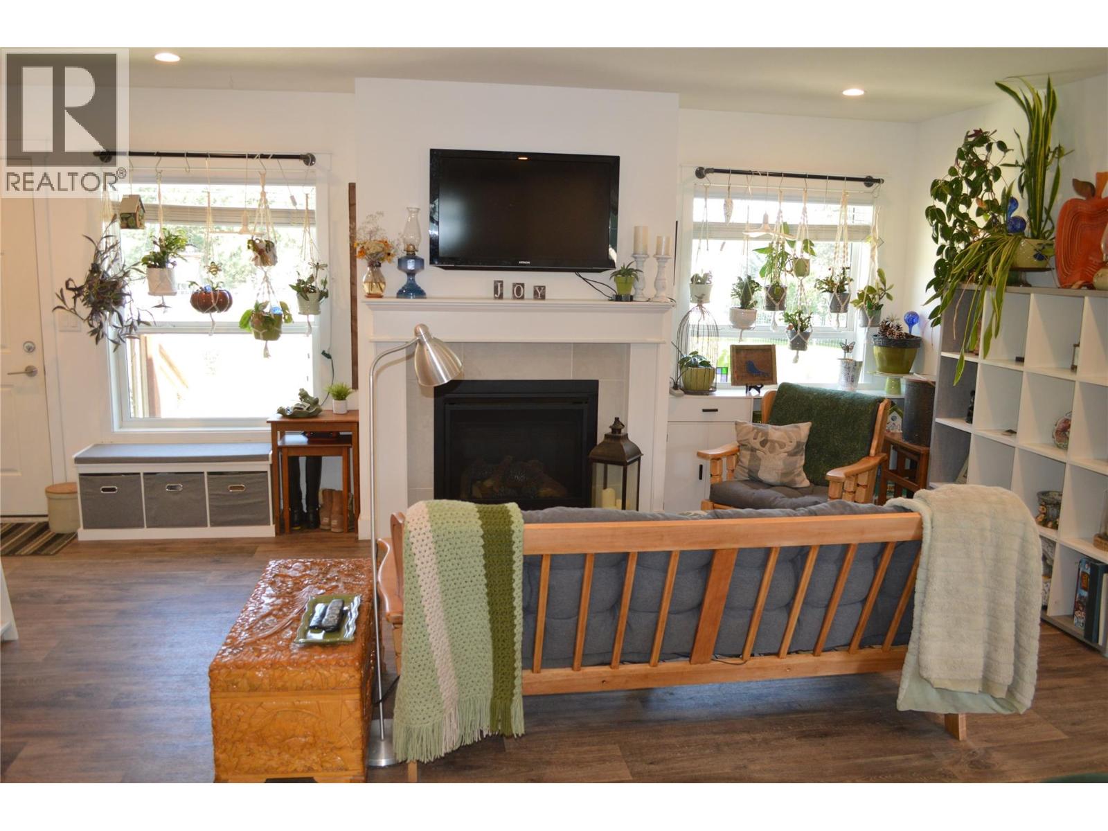 8187 Donaldson Drive, Grand Forks, British Columbia  V0H 1H2 - Photo 16 - 10377705