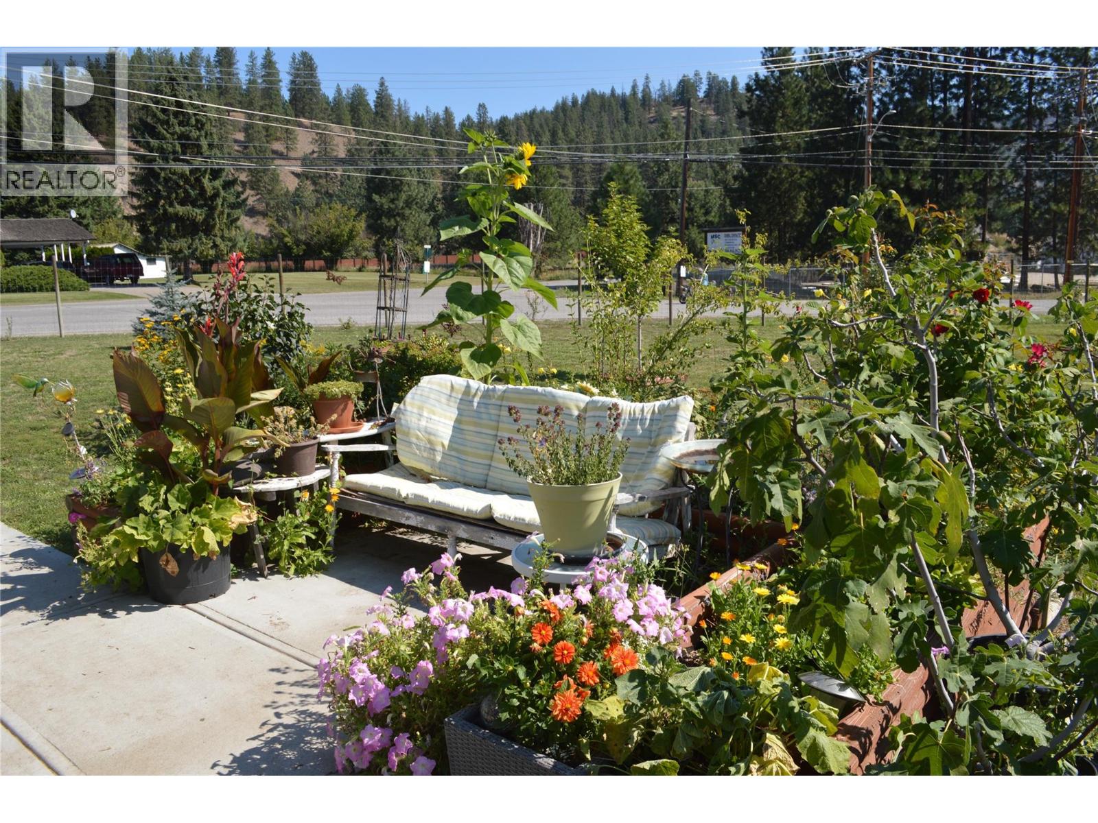 8187 Donaldson Drive, Grand Forks, British Columbia  V0H 1H2 - Photo 6 - 10377705