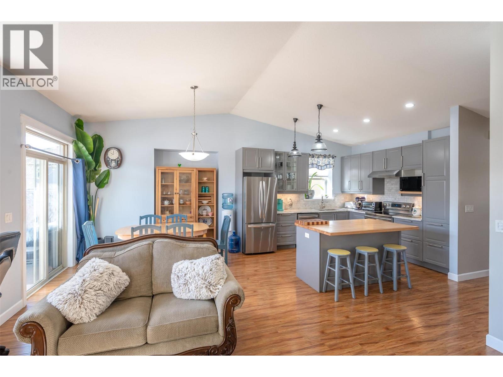 6865 Mountainview Drive, Oliver, British Columbia  V0H 1T4 - Photo 6 - 10378093