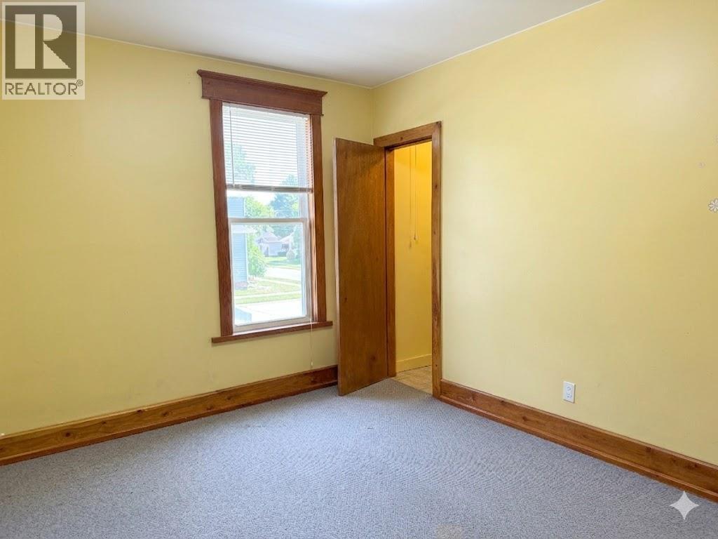 229 9th Avenue S, Cranbrook, British Columbia  V1C 2M4 - Photo 7 - 10378074