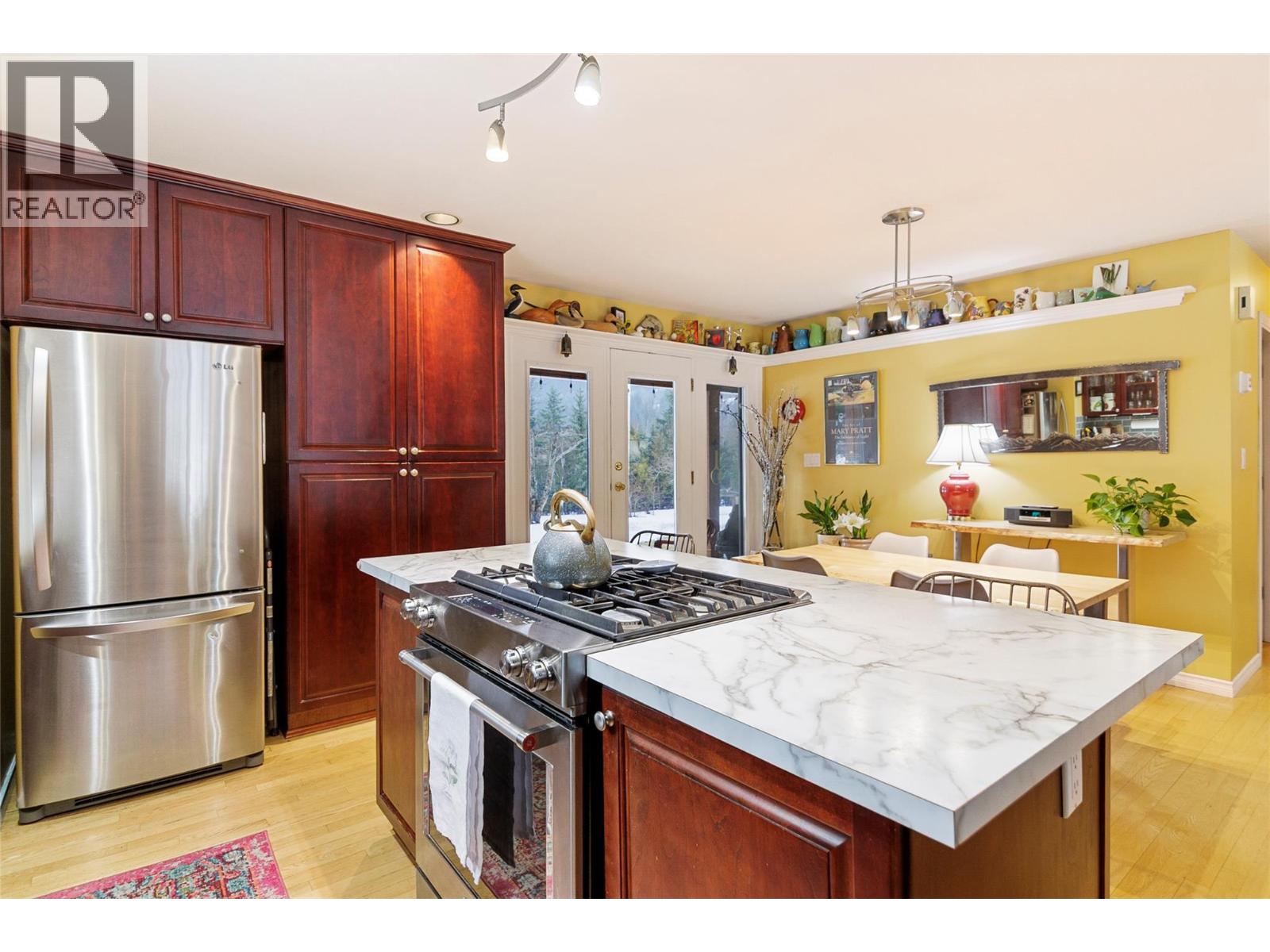 1820 Illecillewaet Road, Revelstoke, British Columbia  V0E 2S0 - Photo 12 - 10377642