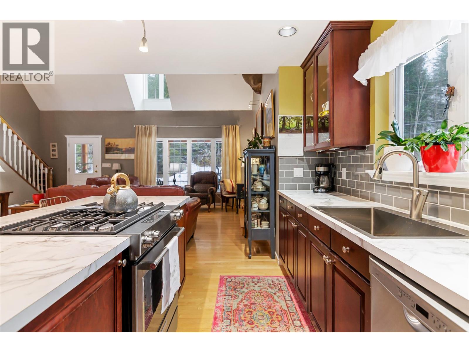 1820 Illecillewaet Road, Revelstoke, British Columbia  V0E 2S0 - Photo 15 - 10377642