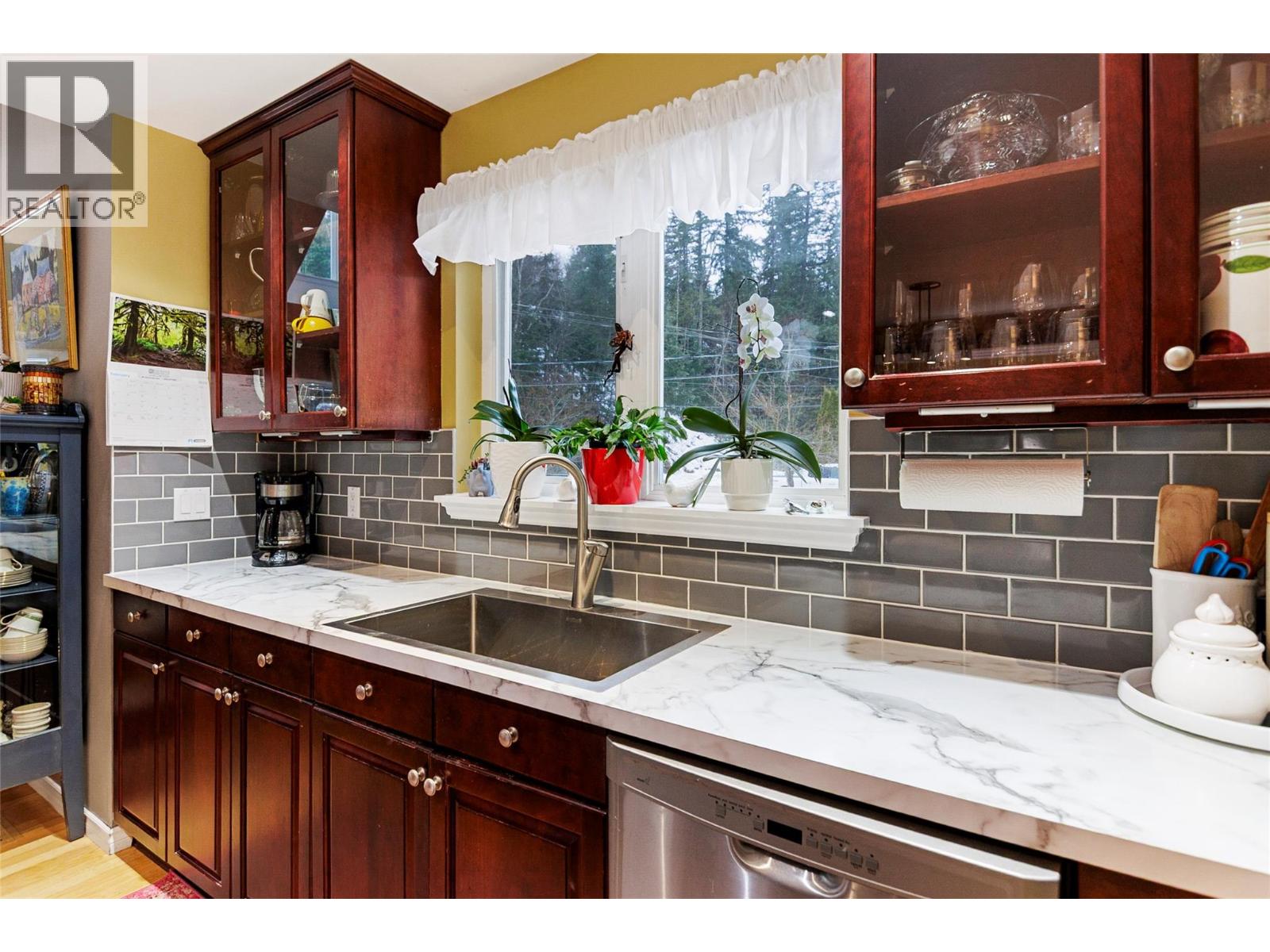 1820 Illecillewaet Road, Revelstoke, British Columbia  V0E 2S0 - Photo 16 - 10377642