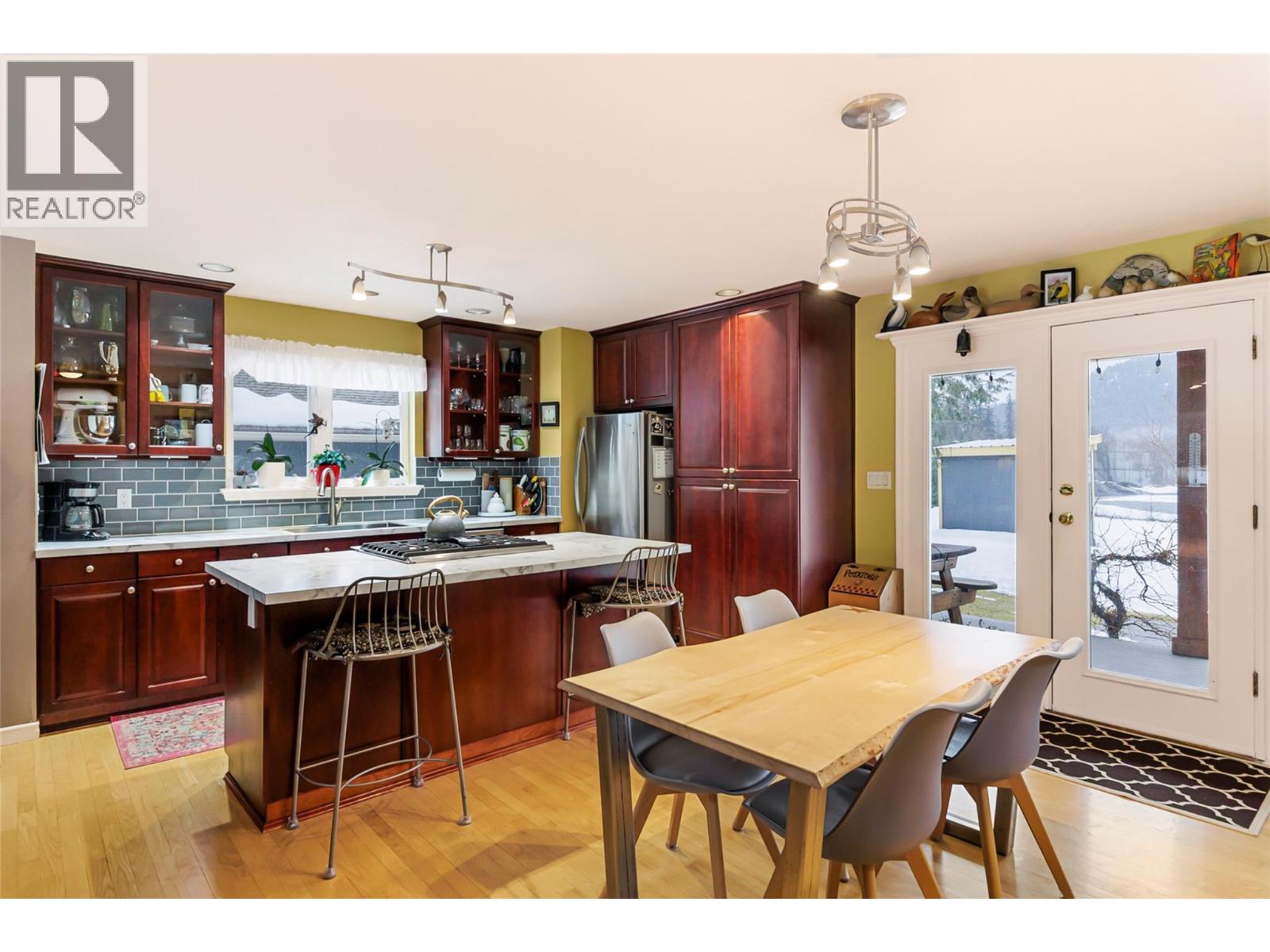 1820 Illecillewaet Road, Revelstoke, British Columbia  V0E 2S0 - Photo 7 - 10377642